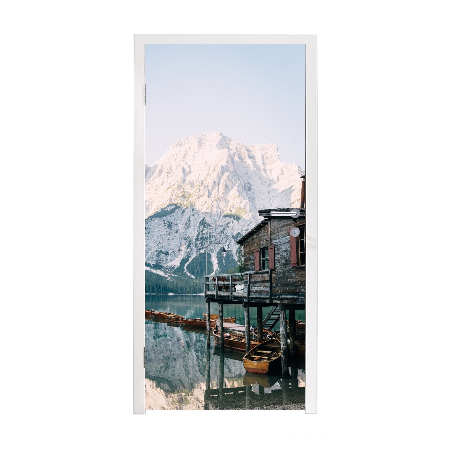 MuchoWow Türtapete Verschneite Berge am Pragser Wildsee, Matt, bedruckt, (1 St), Fototapete für Tür, Türaufkleber, 75x205 cm