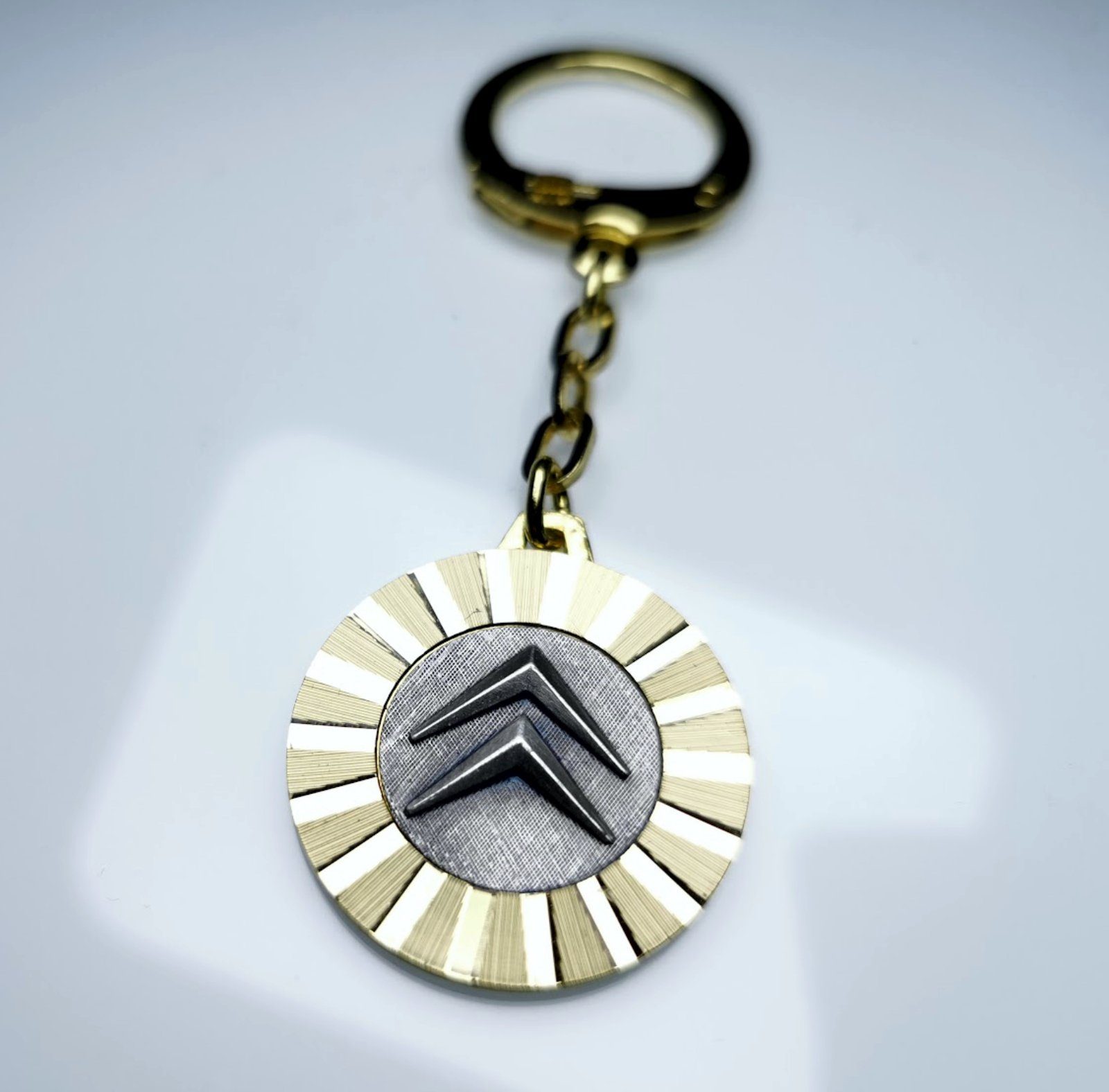 HR Autocomfort Schlüsselanhänger mit Gravur CITROEN Logo Schlüsselanhänger  Metall original aus 1960 Diamantschliff Lüfterrad
