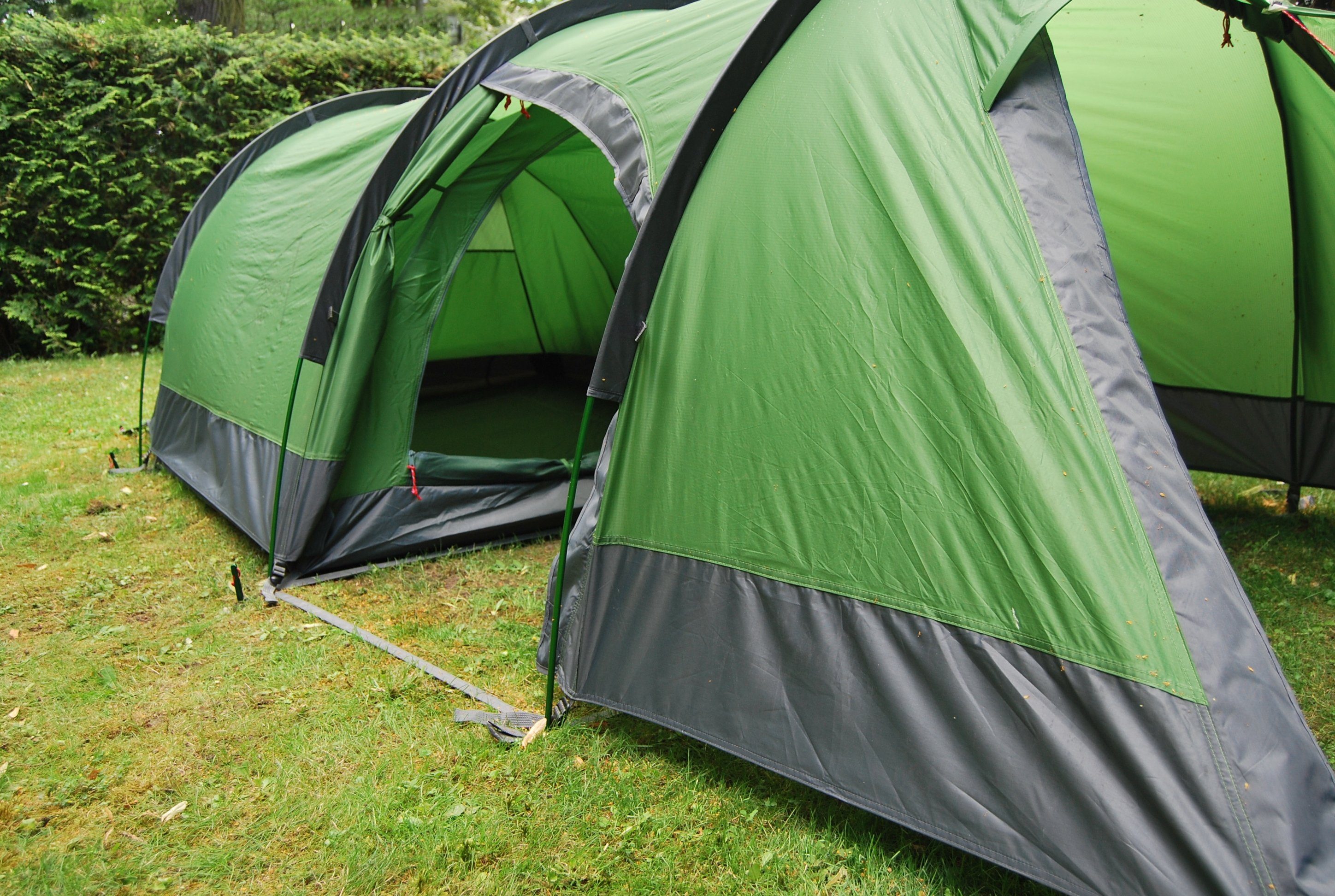 everest 1953 Tunnelzelt mit Tarp Vordach grün Maipo 2 1/2 Personen Zelt Silikon >10000 mm, Personen: 2, Aluminiumgestänge, Tarp/Vordach - paßgenau (ohne Trekking Poles)