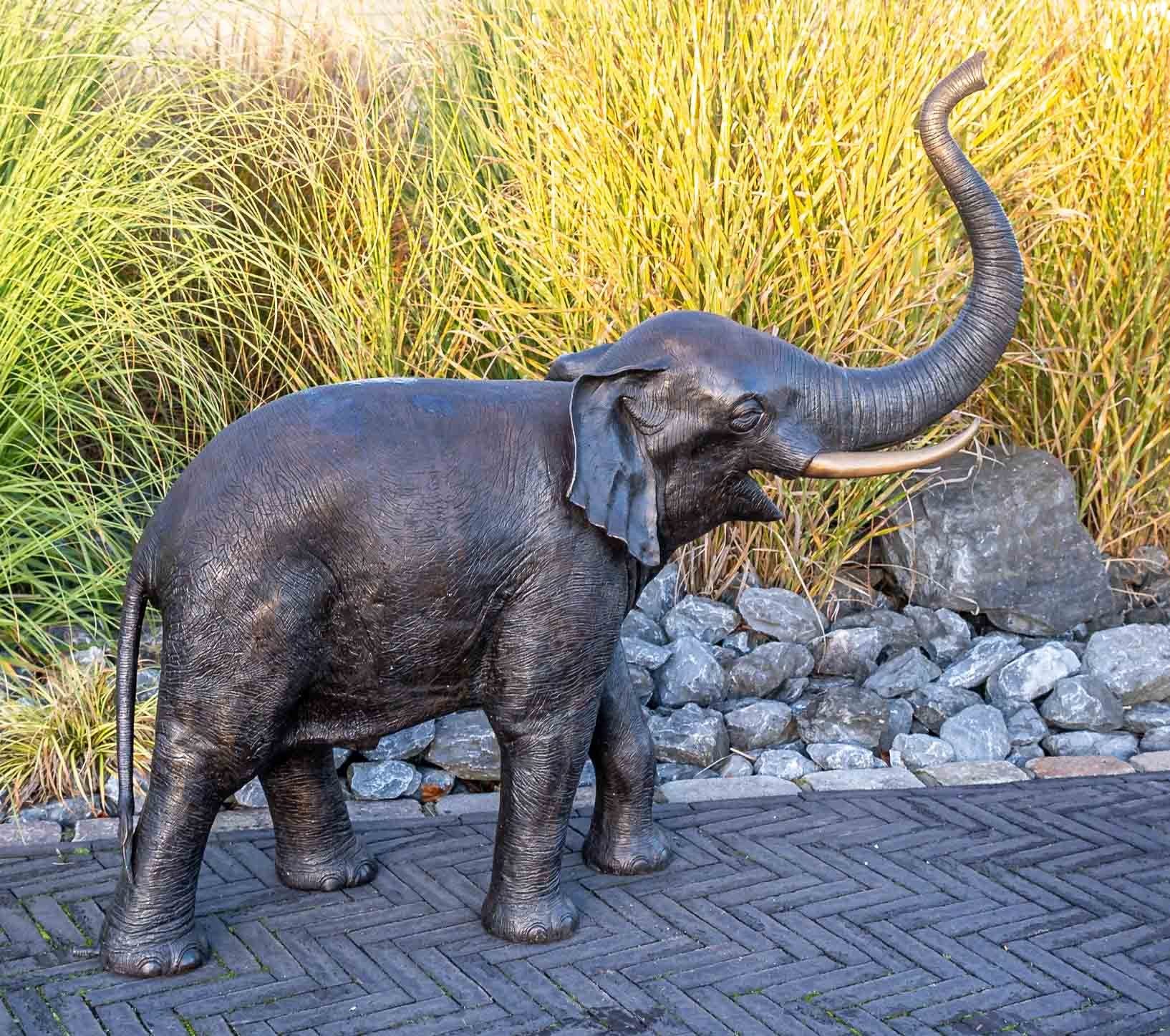 Gartenfigur Elefant IDYL IDYL Bronze-Skulptur Bronze wasserspeiend,