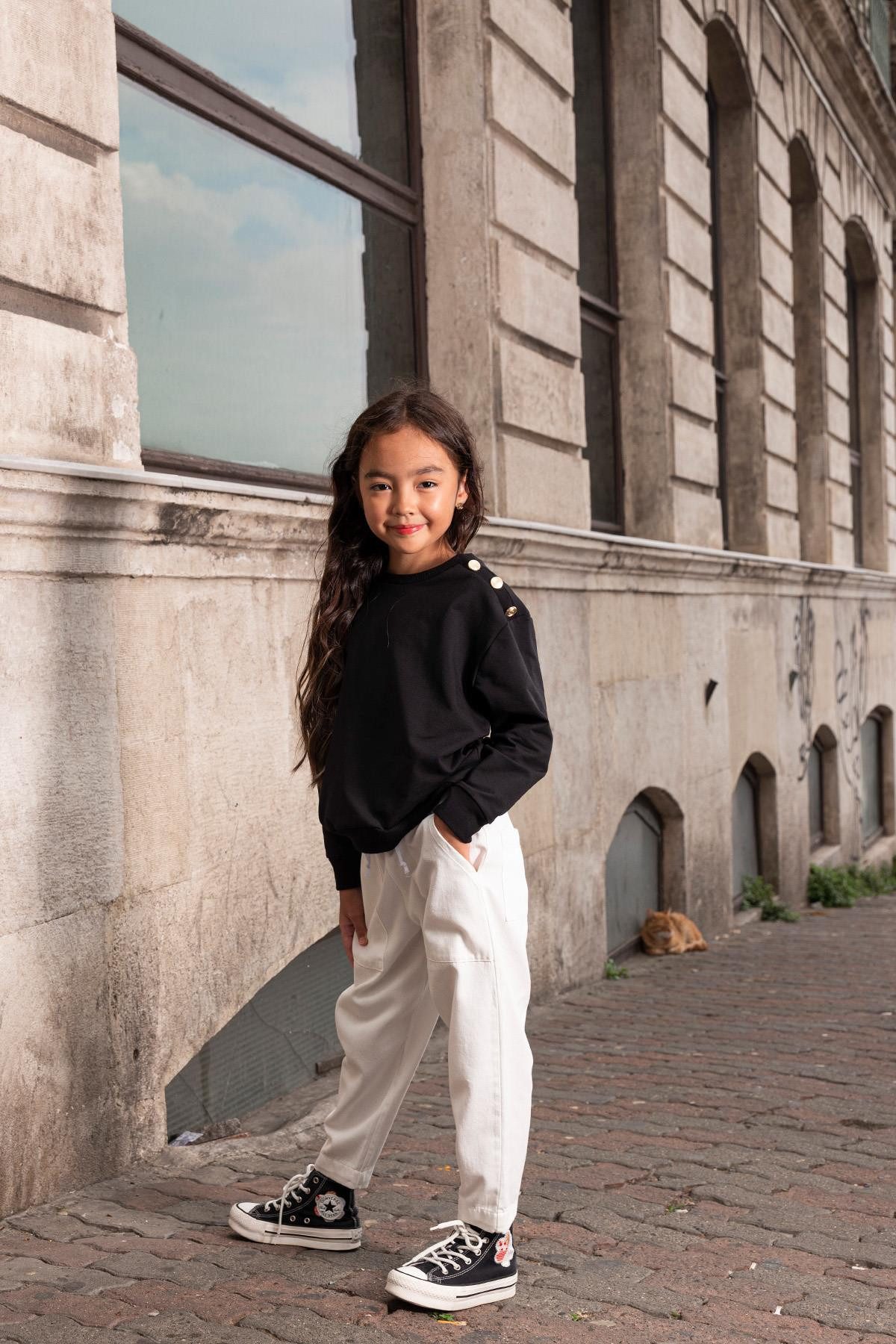 Shorts 2-teiliges Ecru-Gabardine-Hosen-Set mit Schulterknöpfen