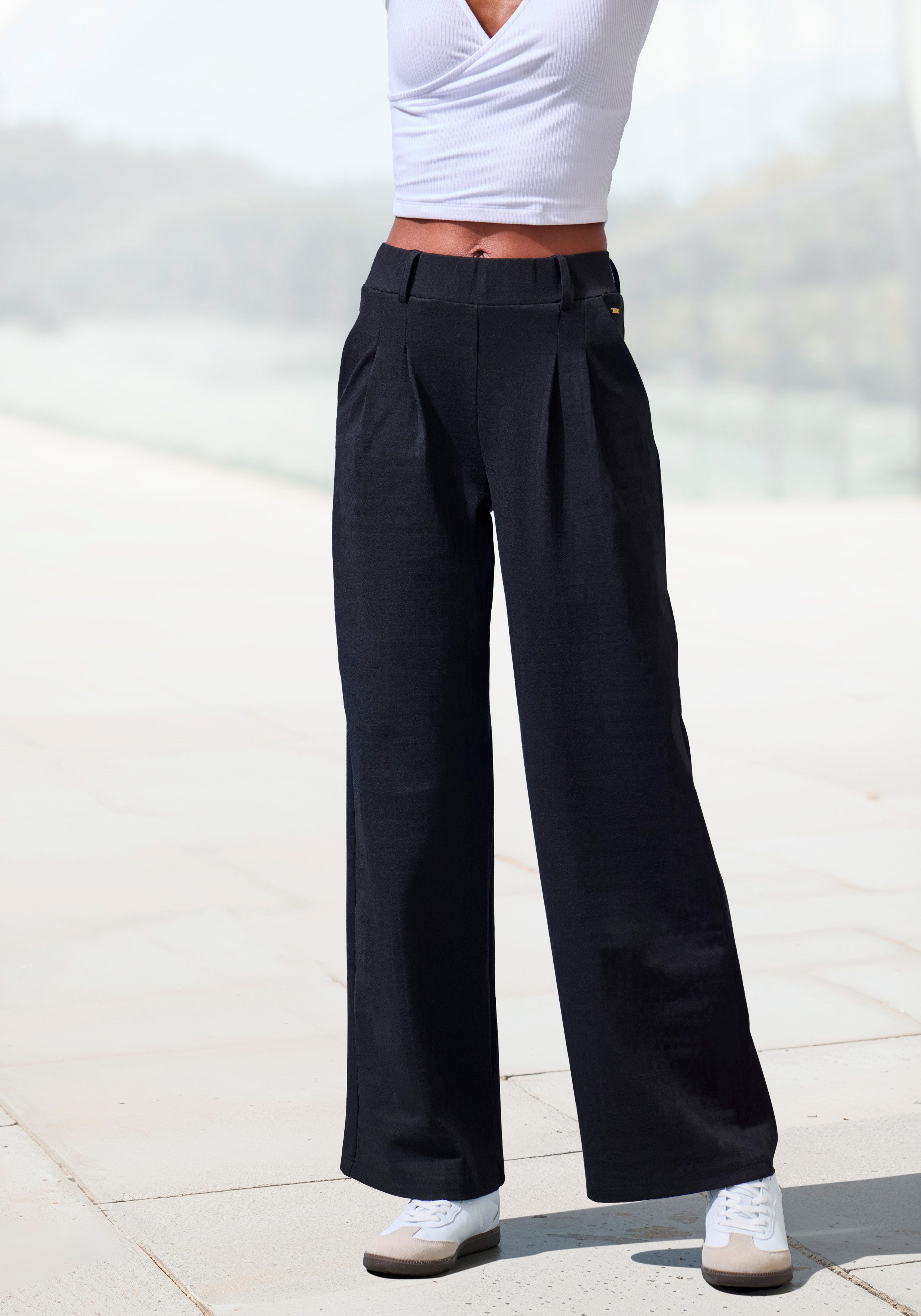 LASCANA Schlupfhose extra Weit mit Bundfalten mit Jacquard Strickmuster oder uni schwarz