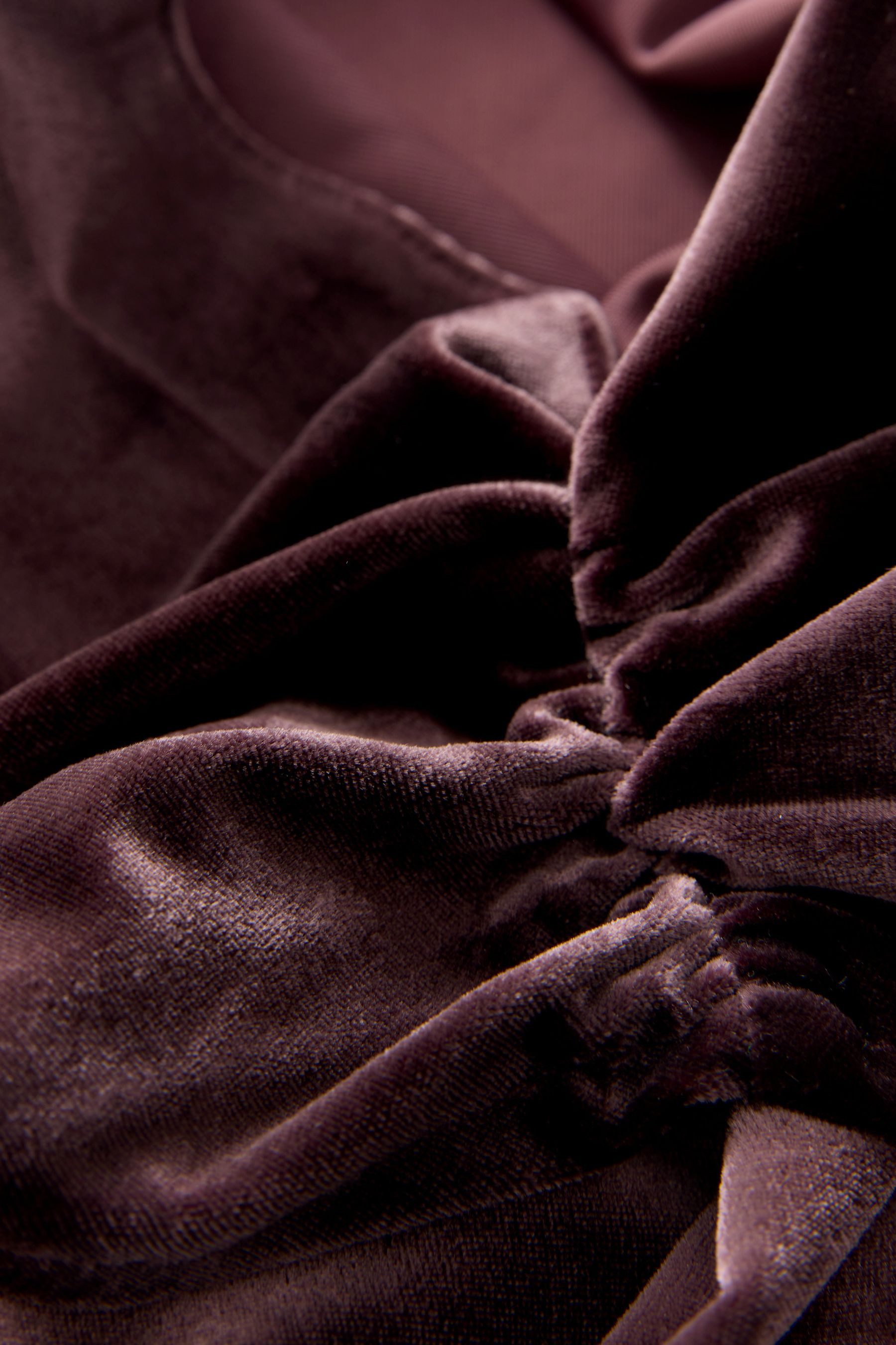 Next Midikleid Schulterfreies, gestuftes Samt-Midikleid (1-tlg) günstig online kaufen