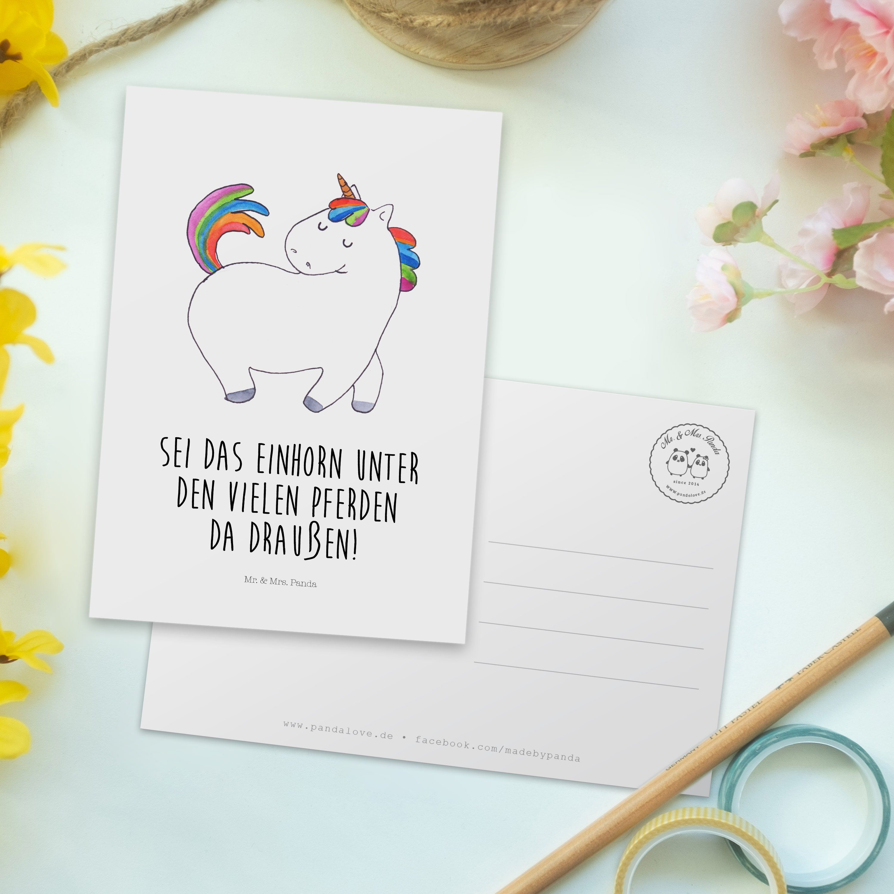 Geschenk, Mr. - - Panda Postkarte & Einhorn Ein Unicorn, Mrs. stolzierend Geburtstagskarte, Weiß