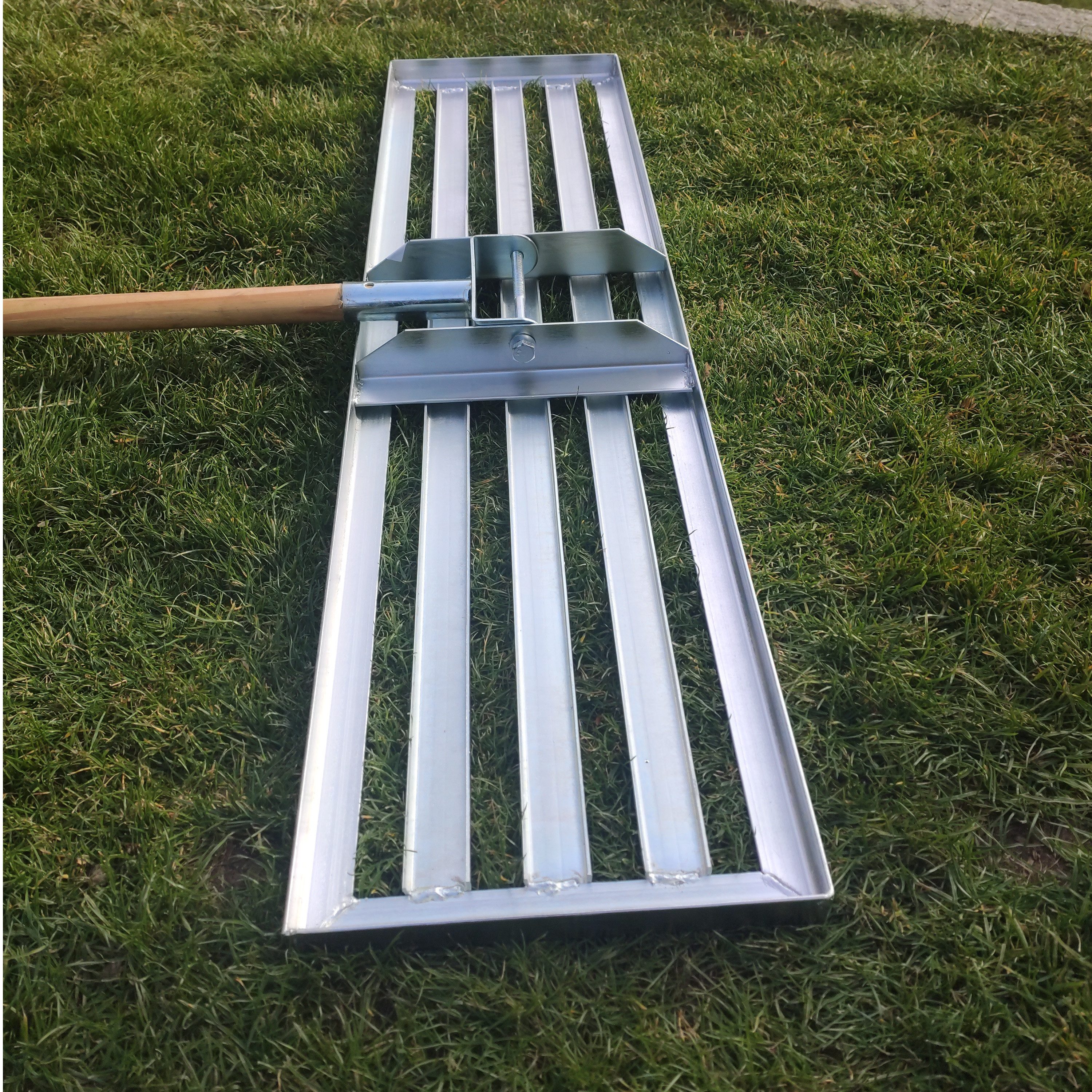 SattesGrün Rasenrechen Rasenrakel Rakel zum Sanden, (Rasenrakel ohne Stiel), Levelingrake Flächenebner Leveler Lawnleveling aus verzinktem Stahl – Bild 2 von 5