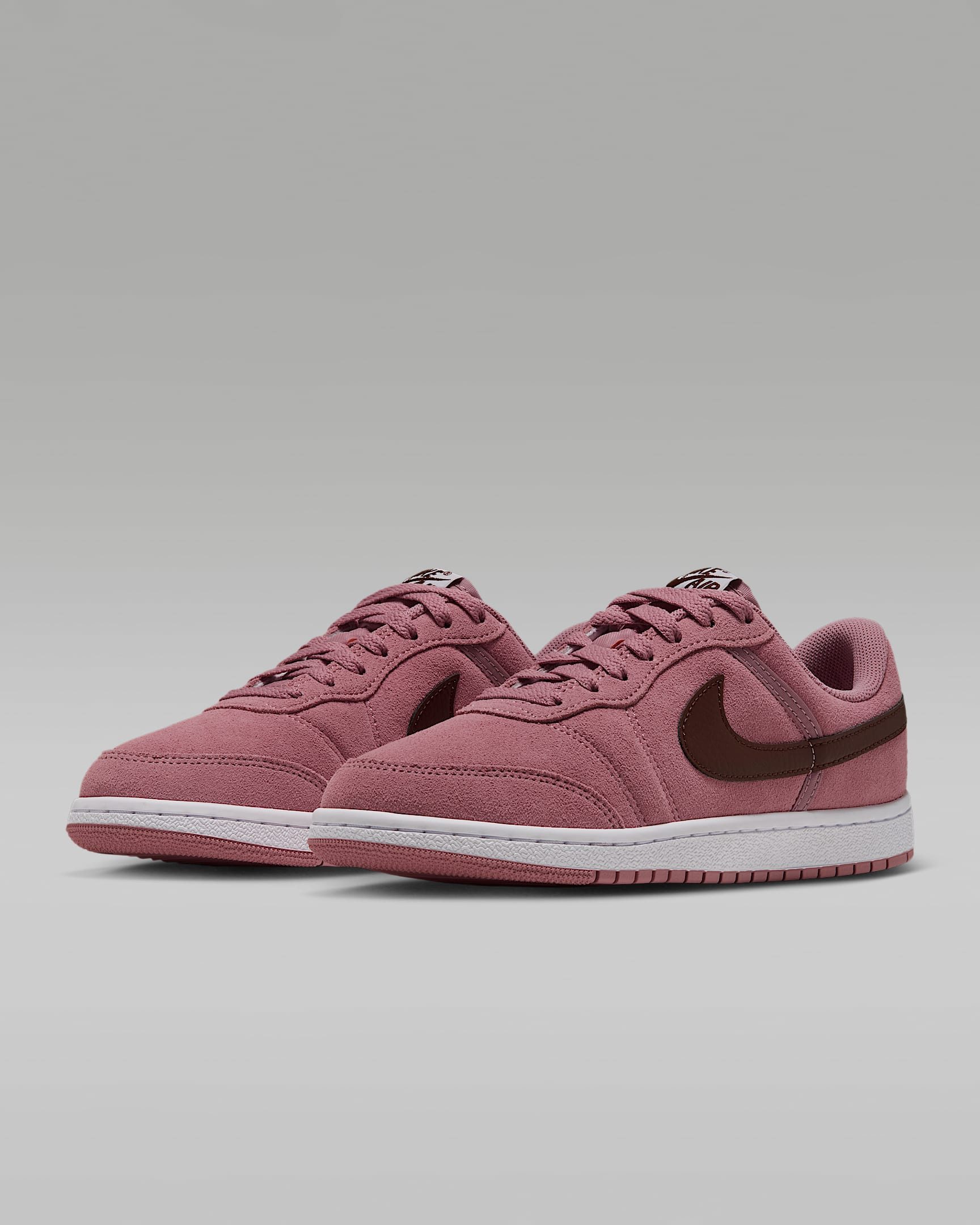 Jordan Air Jordan Skyline Low Sneaker inspiriert vom Look des Air Jordan 1