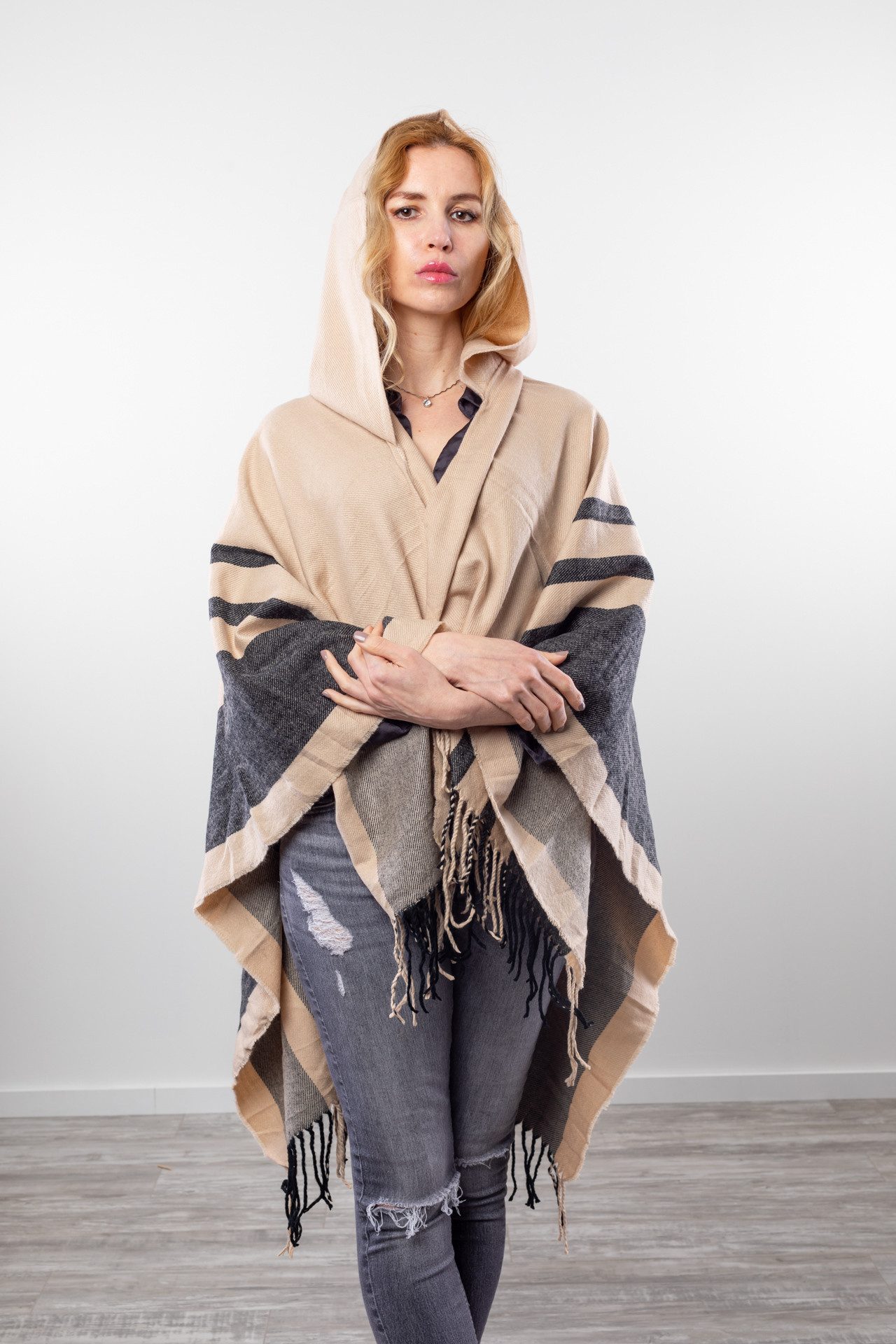 DanCarol Poncho DC-W-PONCHO-mit Kapuze der Trend günstig online kaufen