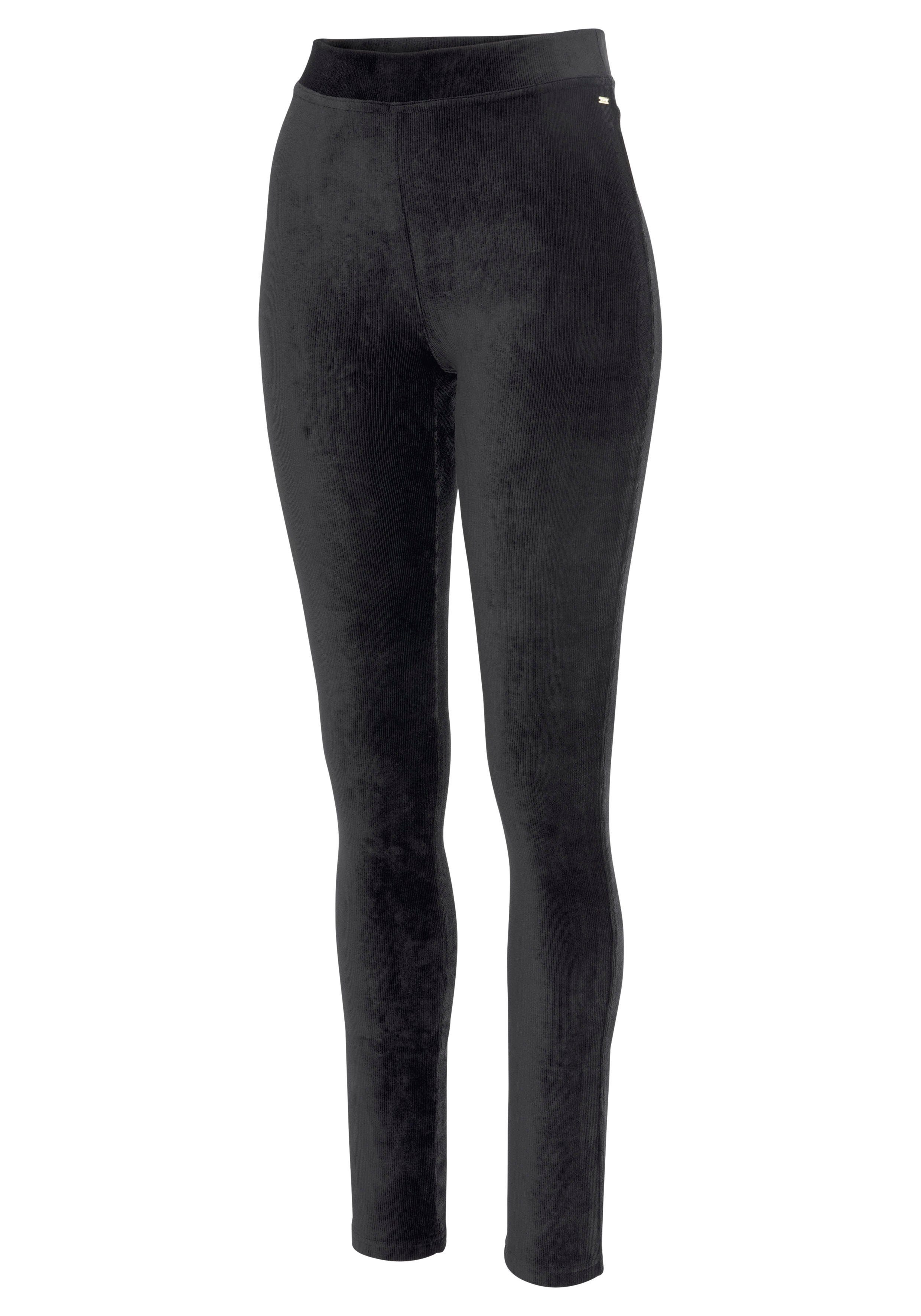 in Loungewear schwarz LASCANA Material weichem Cord-Optik, aus Leggings