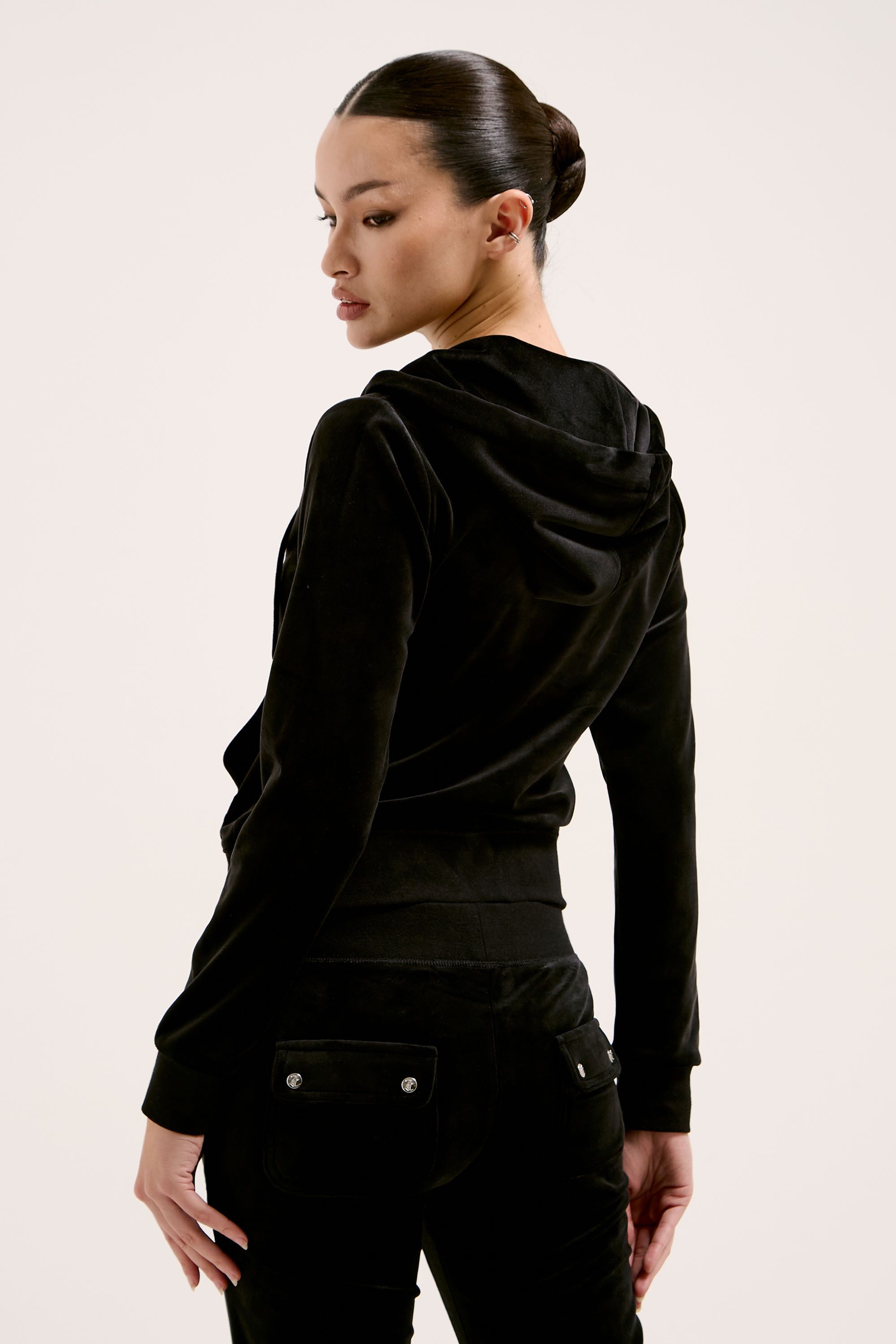 Juicy Couture Kapuzennickijacke ROBERTSON CLASS Damen Trainingsjacke Damen, Sweatjacke mit Kapuze, Velour, mit Glitzer, Sale
