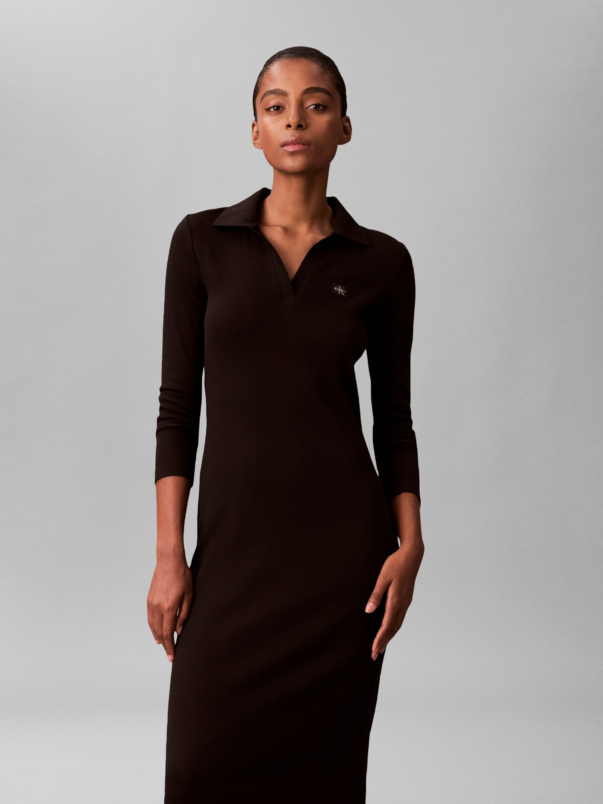 Calvin Klein Jeans Midikleid Regular fit mit V-Ausschnitt günstig online kaufen