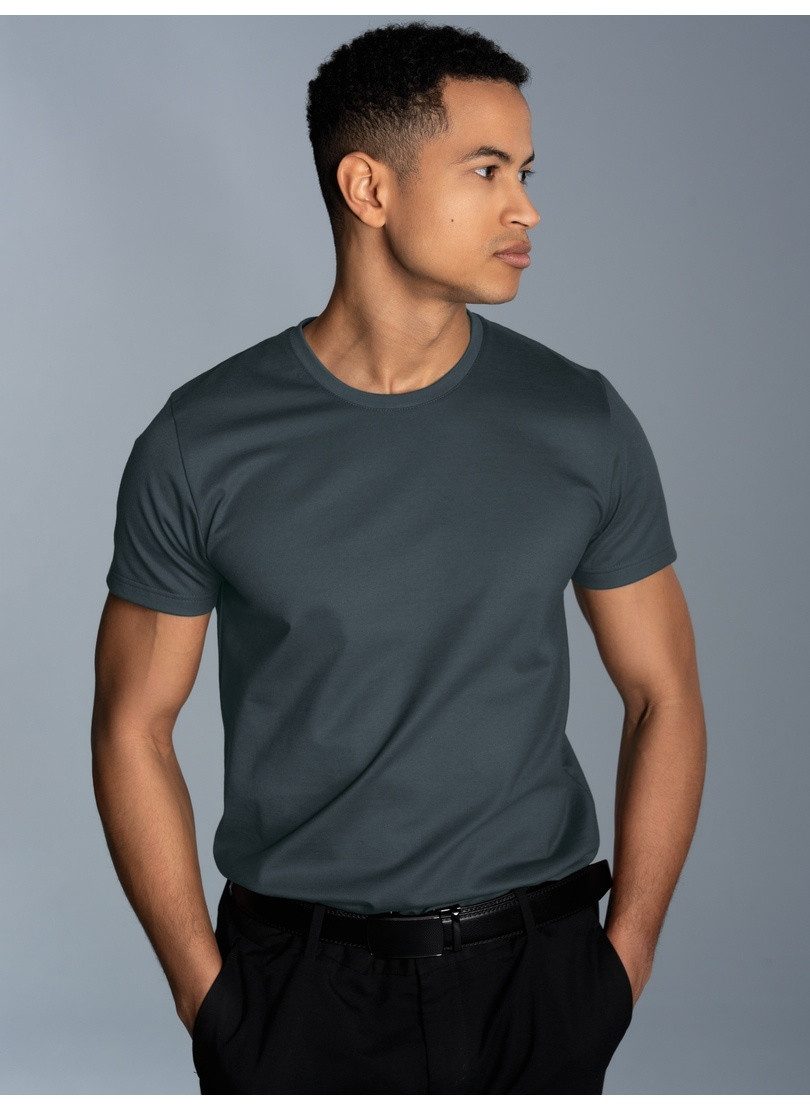 Trigema T-Shirt TRIGEMA Slim Fit T-Shirt aus DELUXE Baumwolle (1-tlg)