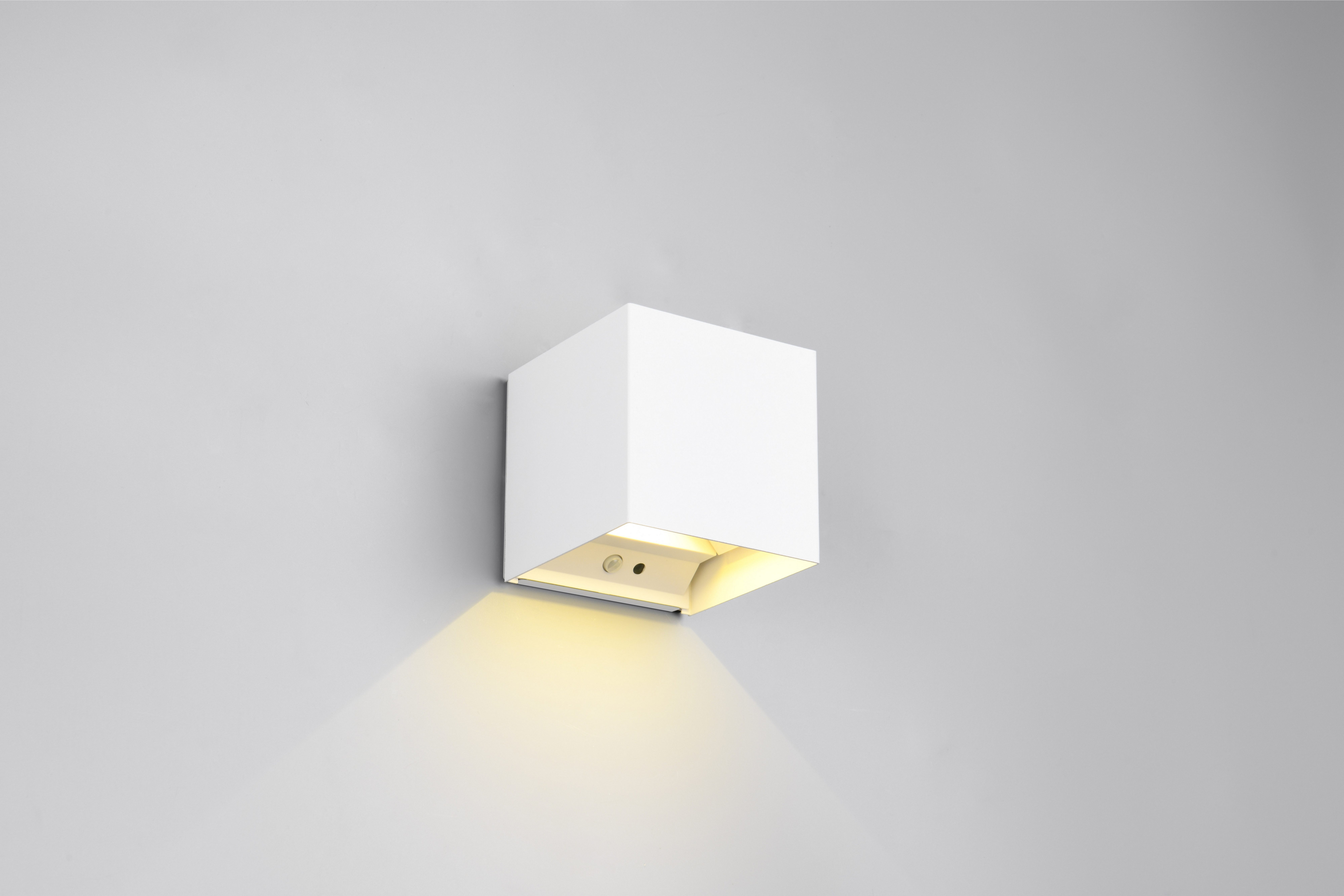 Reality Leuchten LED Wandleuchte TALENT, LED Wandlampe mit Magnet Wandhalterung, up-and-down Licht IP44, Bewegungsmelder, LED fest integriert, Warmweiß, Bewegungsmelder Dämmerungssensor Akkubetrieb USB-Anschluss Schalter