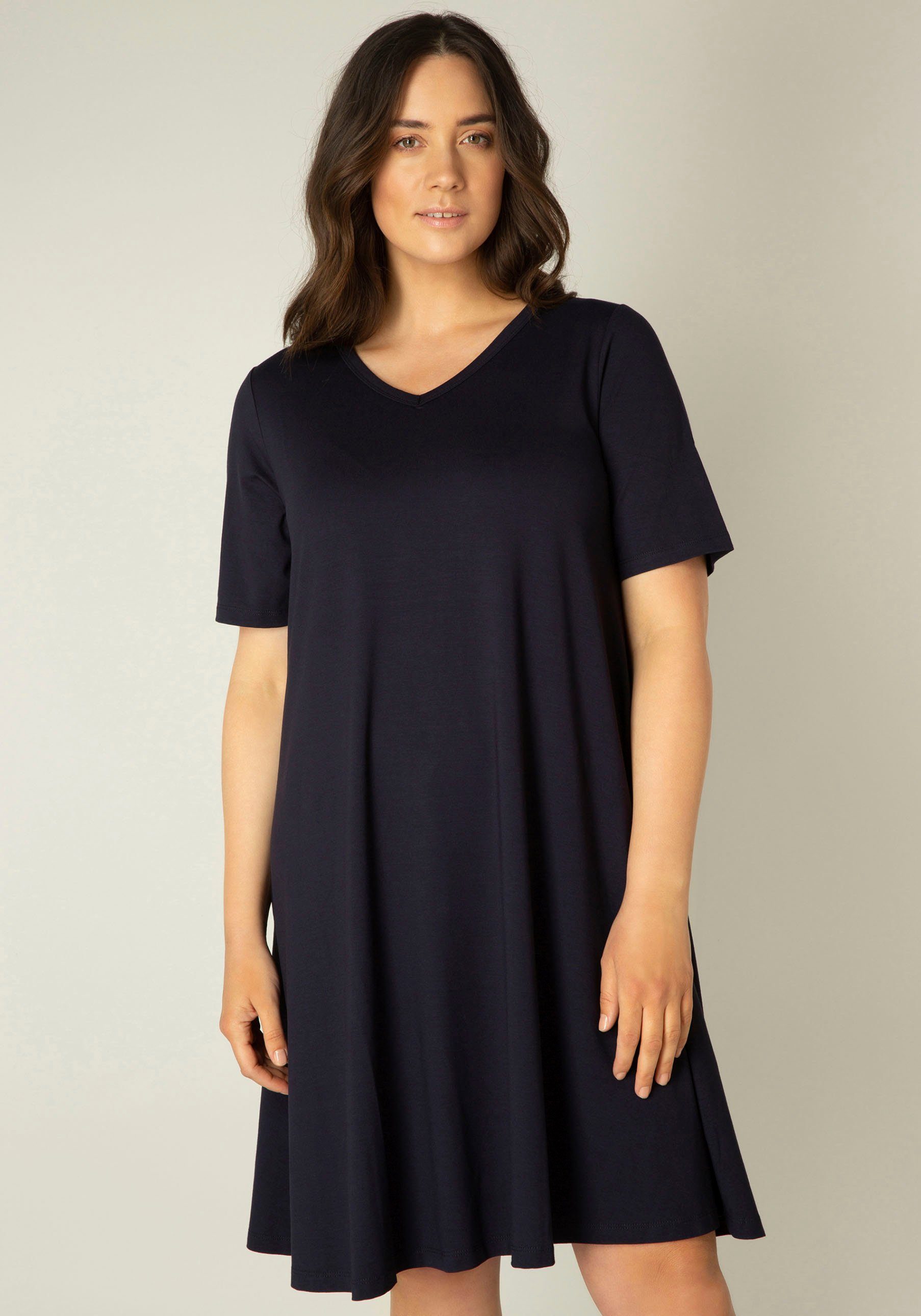 Base Level Curvy Shirtkleid Abernathy blue In Form leicht dark navy ausgestellter