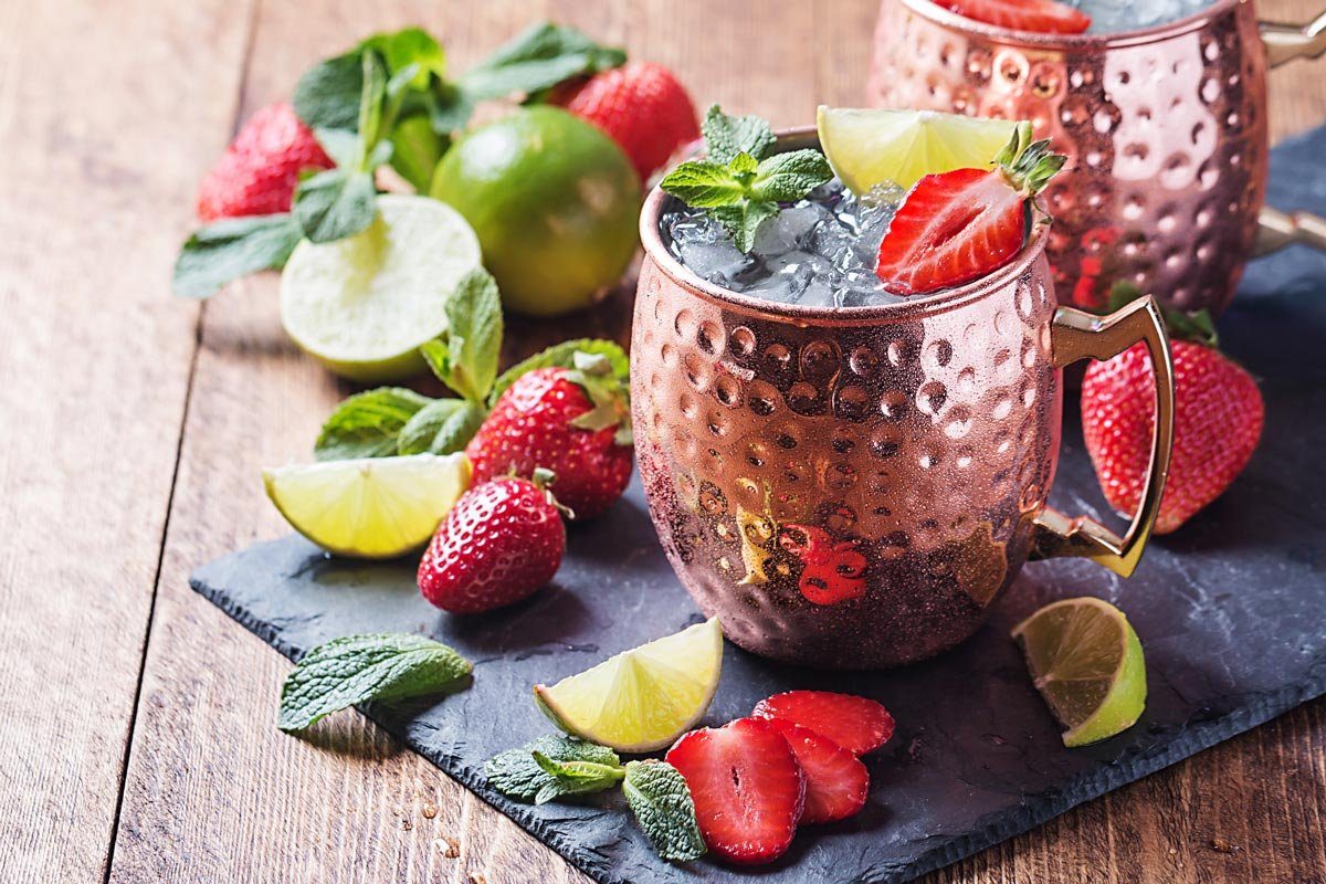 Sendez Becher 2er Set Moscow Mule Becher 500ml Becher mit Griff Cocktailbecher, 2-tlg., Edelstahl