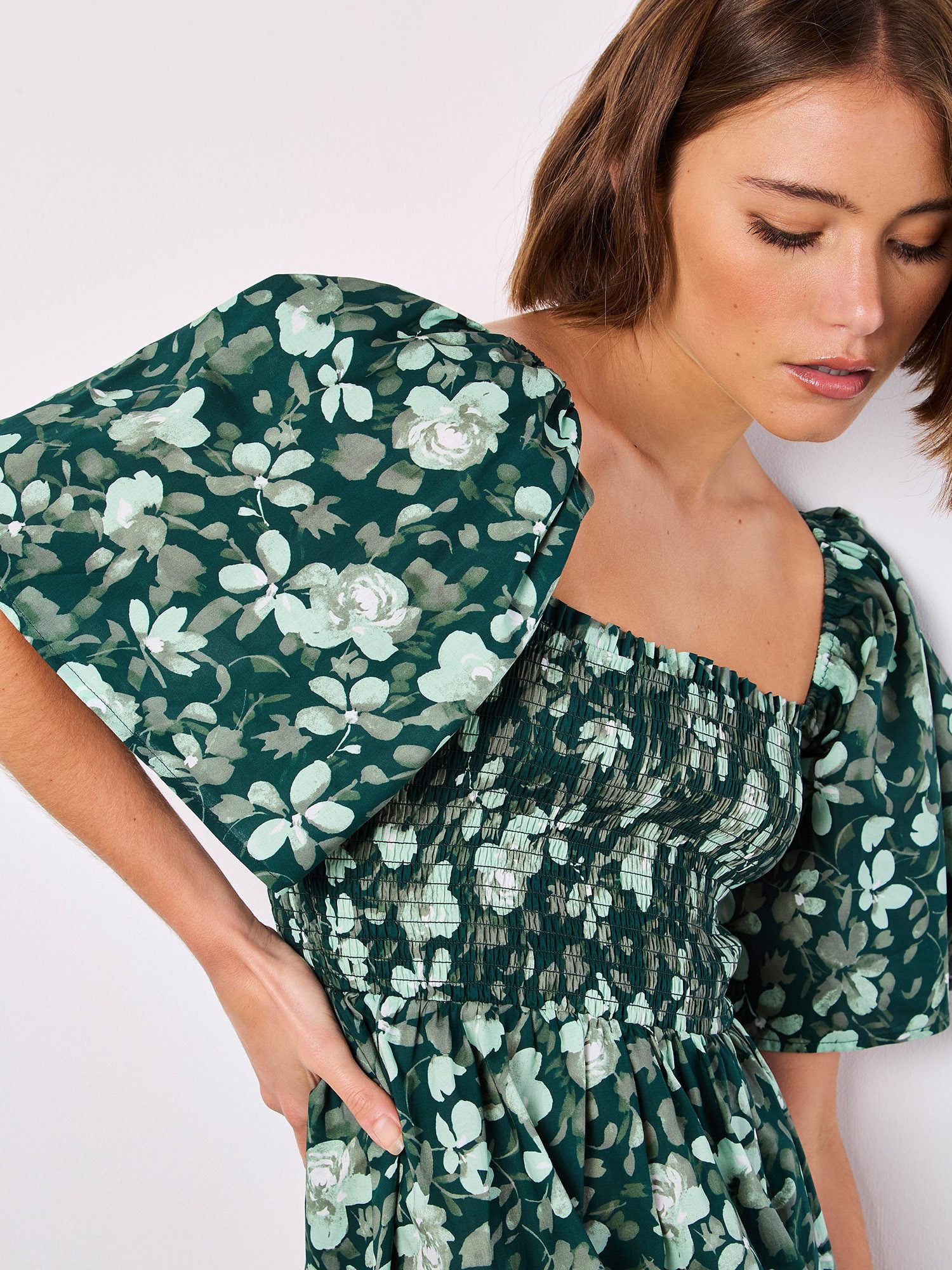 Apricot Minikleid Gesmoktes Minikleid aus Baumwollpopeline mit floralem Muster – Bild 3 von 5