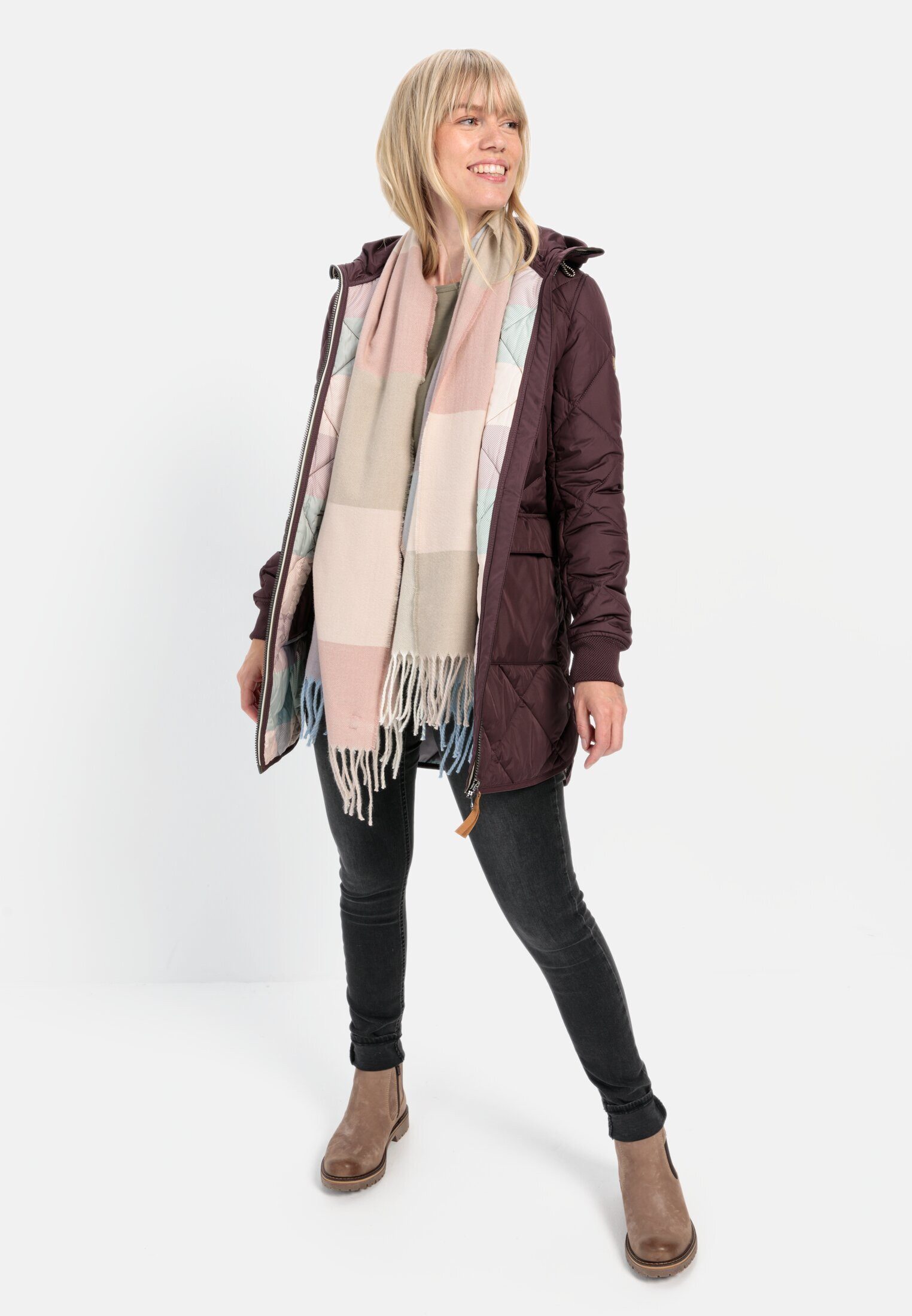 camel active Steppmantel aus recyceltem Polyester Langarm Markenlabel