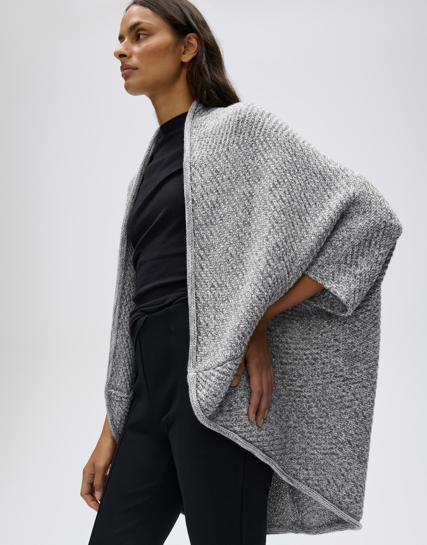 OPUS Cape Amaryllis waffle aus pflegeleichtem Material Die Capeform bringt Struktur und Leichtigkeit in Layerings – Bild 5 von 5