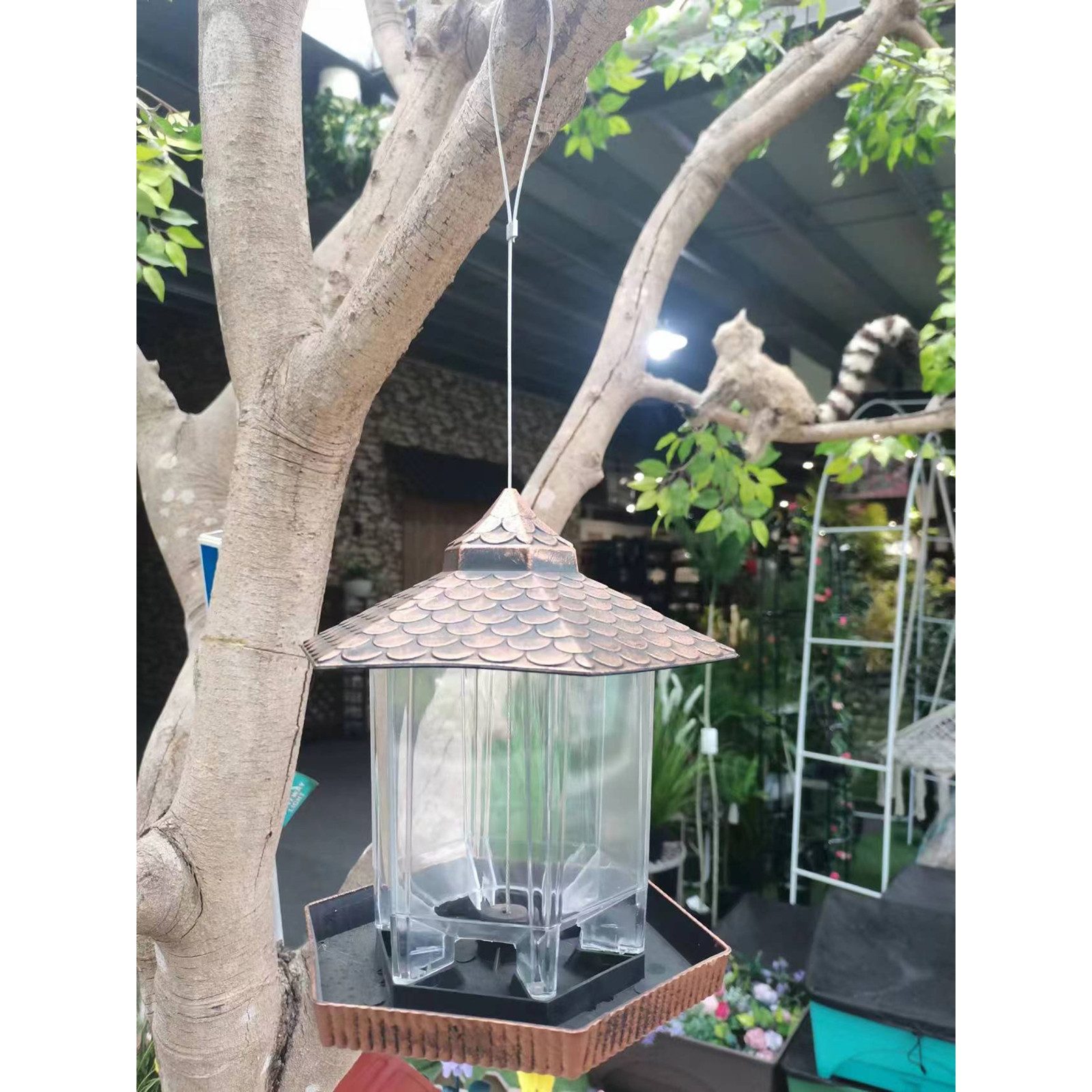 HTI-Living Futterspender Vogelfutterhaus Nessa Metallic Gold mit Solarpanel, Futterspender Kunststoff zum Hängen