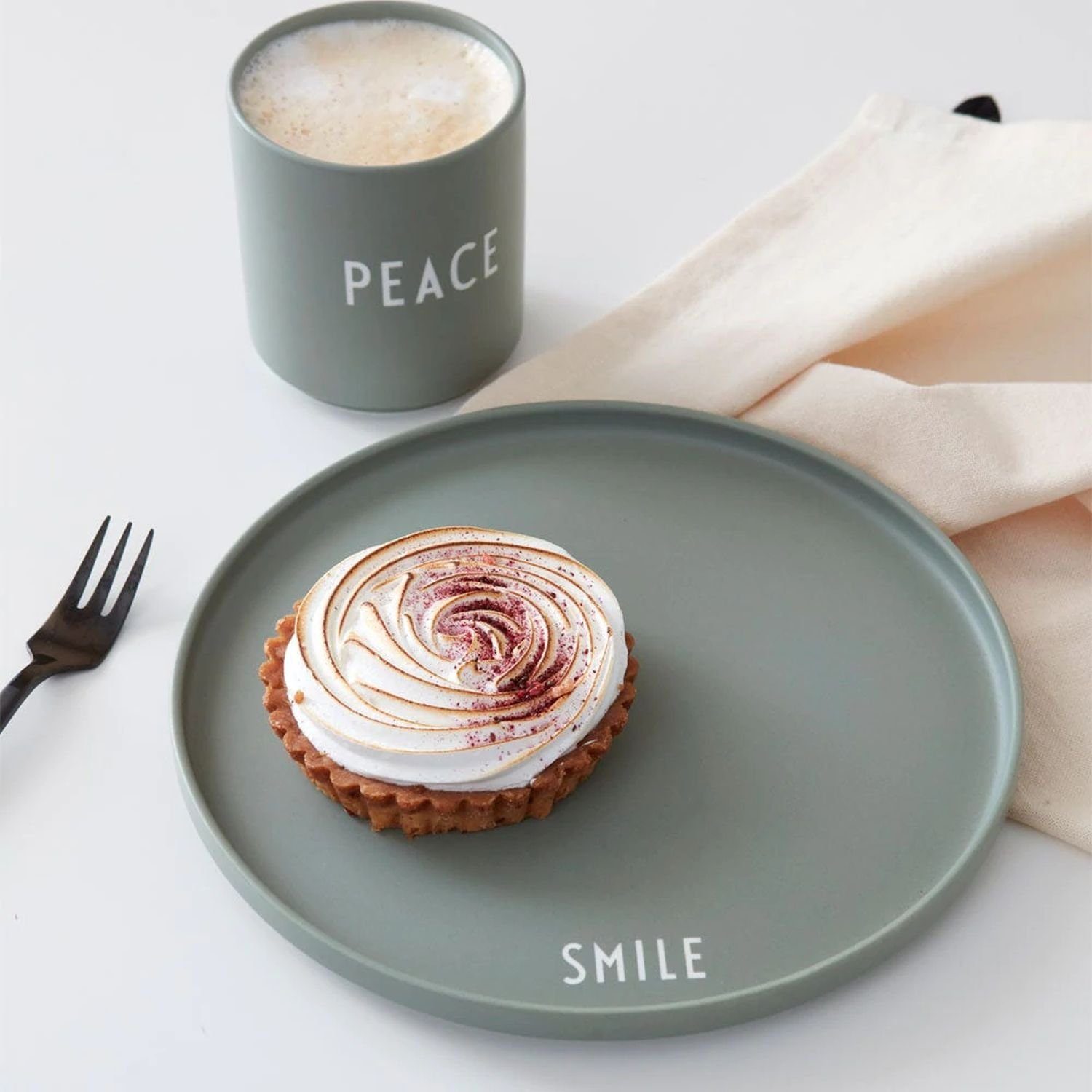 Design Letters Becher Favourite Cup Peace, Porzellan