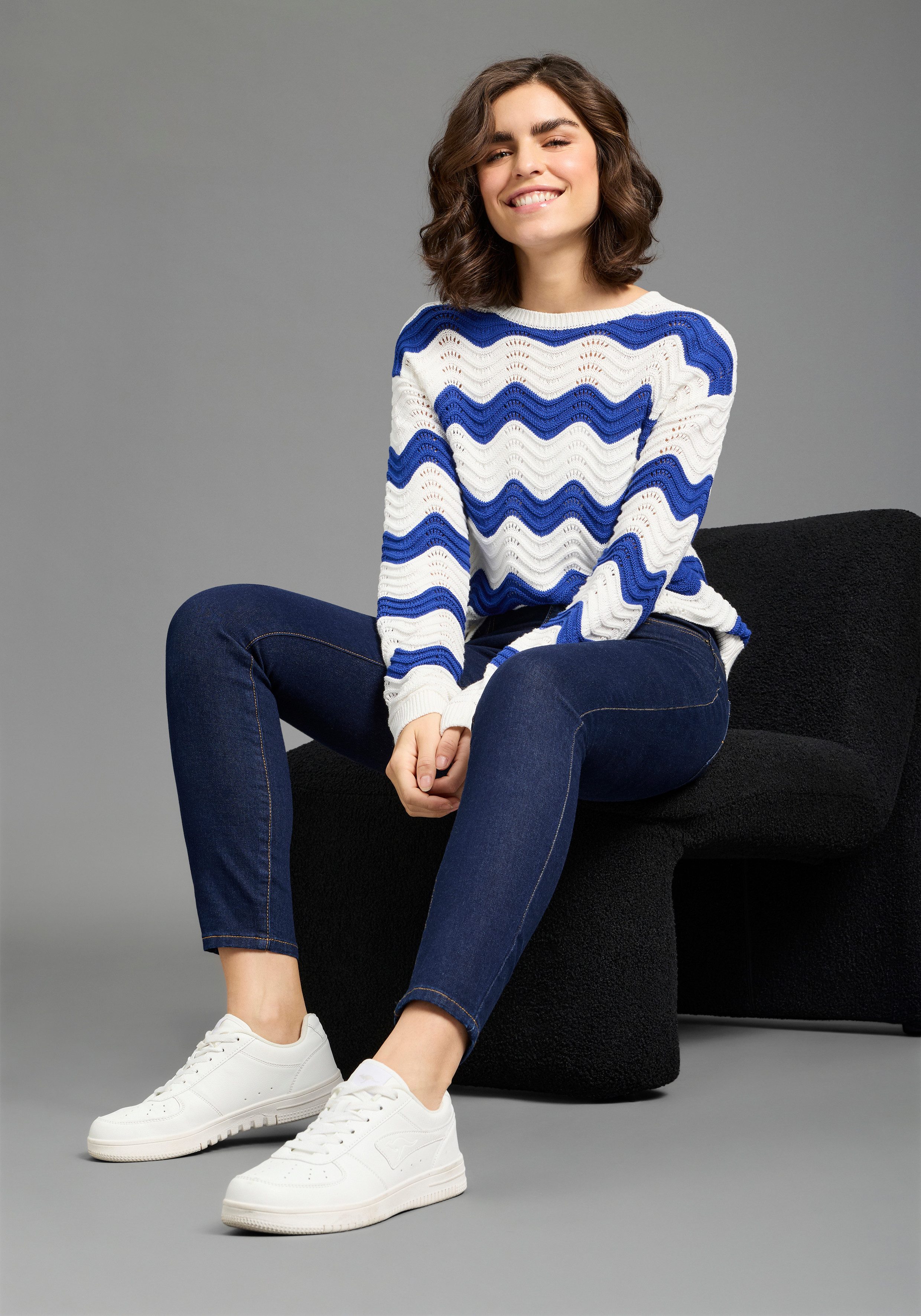 Zum Outfit 12