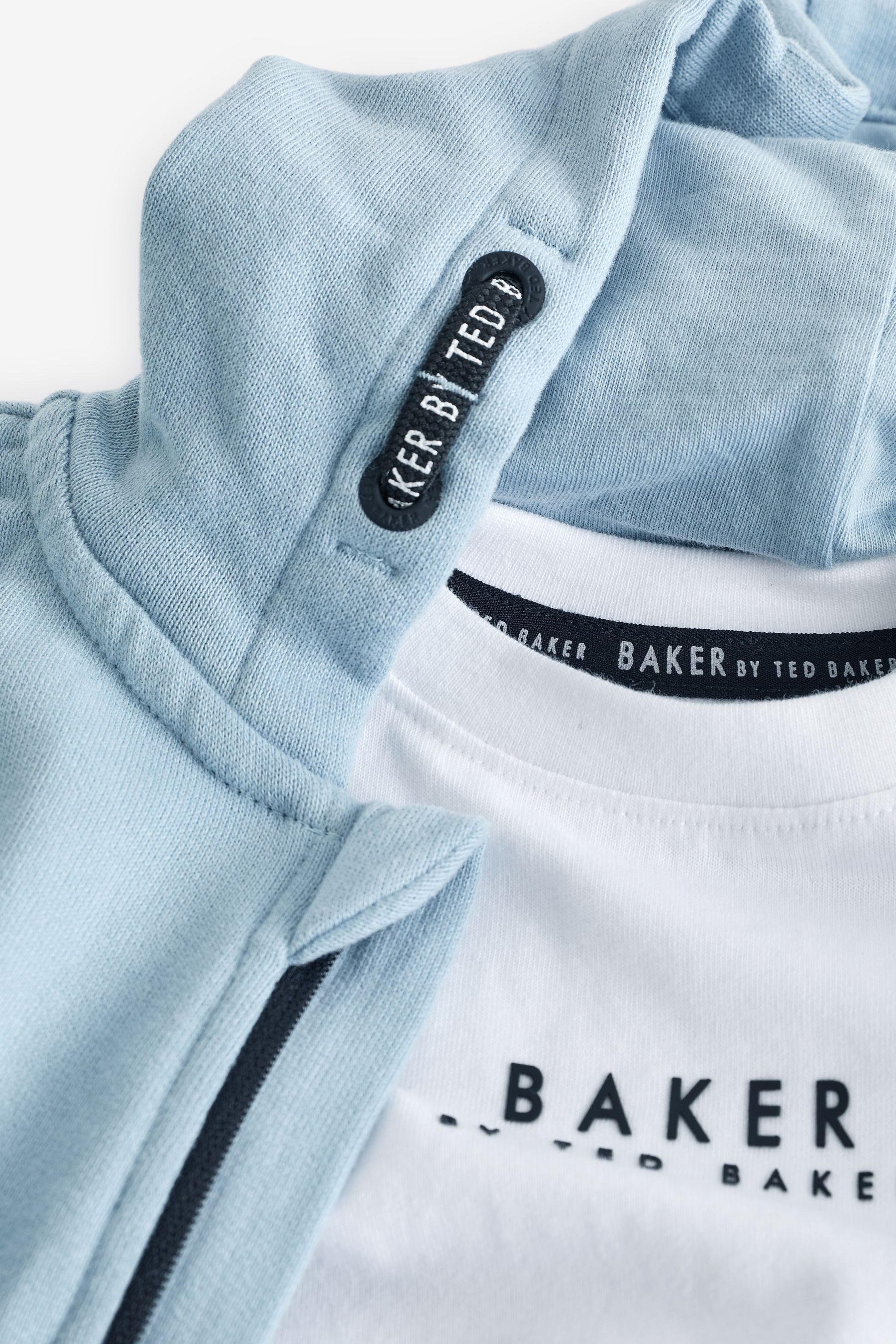 Baker by Ted Baker Sweatanzug Baker by Ted Baker Dreiteiliger Trainingsanzug (3-tlg)