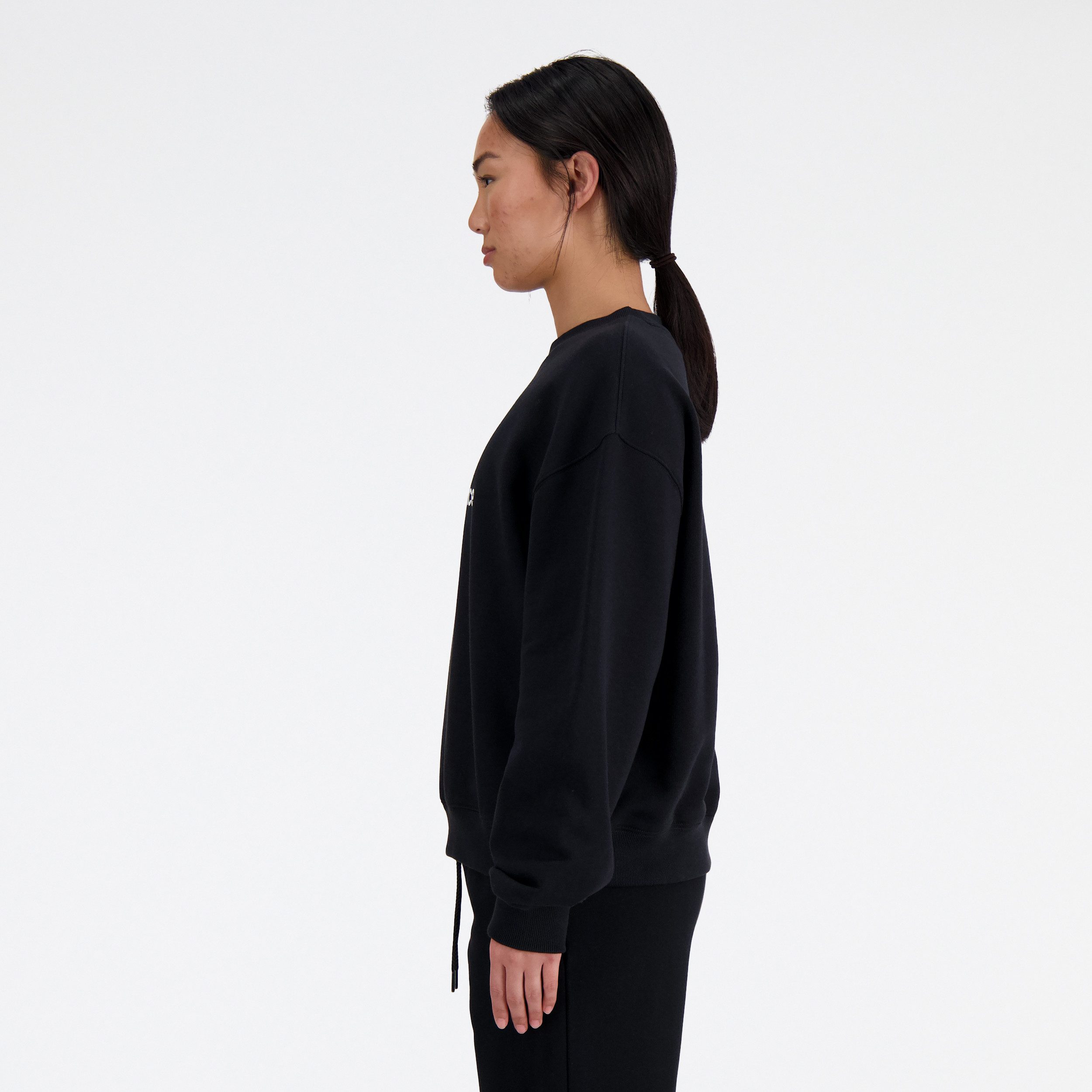 New Balance Sweatshirt Sport Essentials French Terry Logo Crew für Erwachsene geeignet, mit Crew-Ausschnitt, in den Größen XS bis XXL