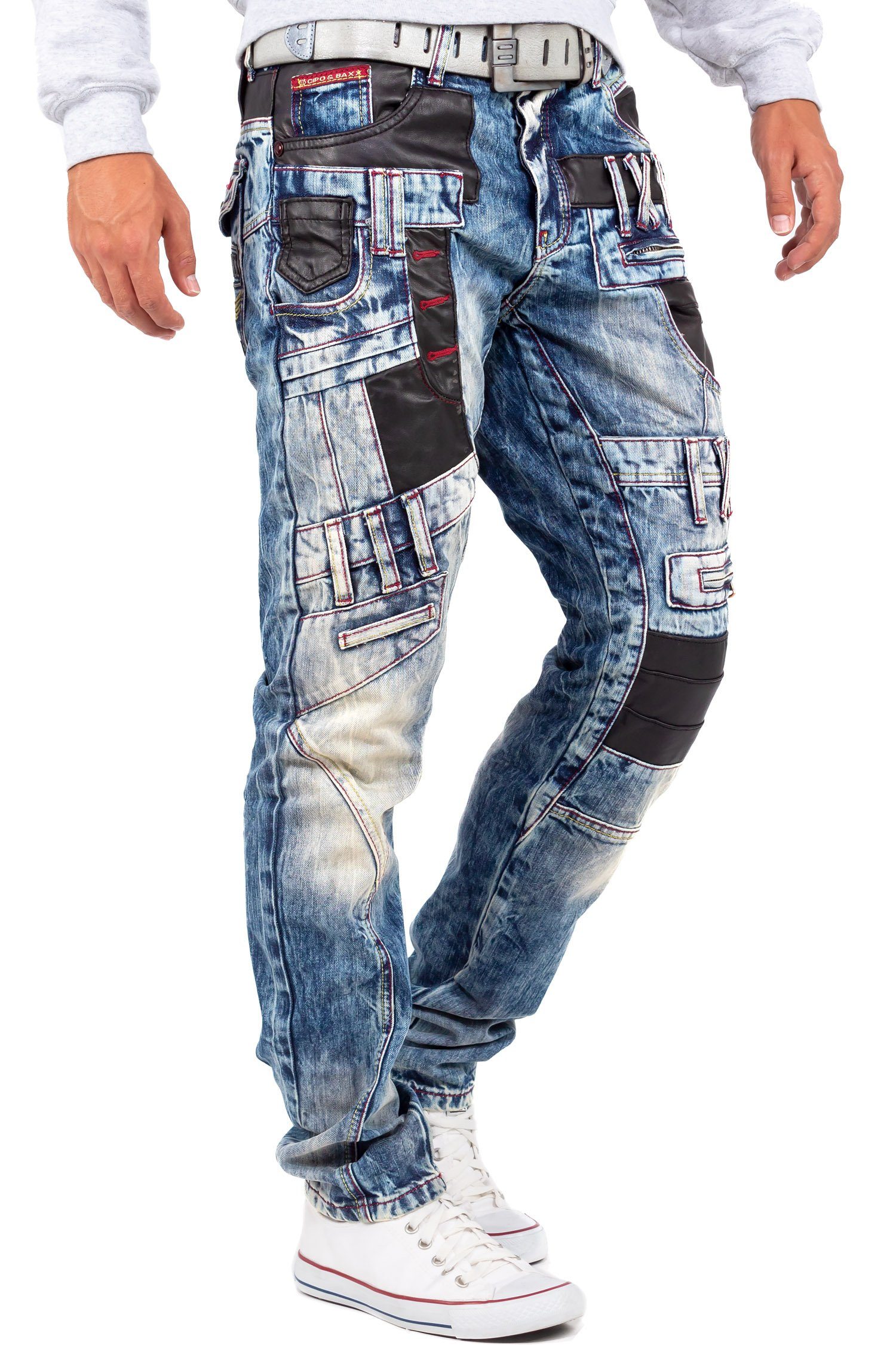 Cipo & Baxx Bikerjeans Herren Regular Fit Hose Stonewashed BA-CD482 mit Kunstleder Bereichen und Verzierungen