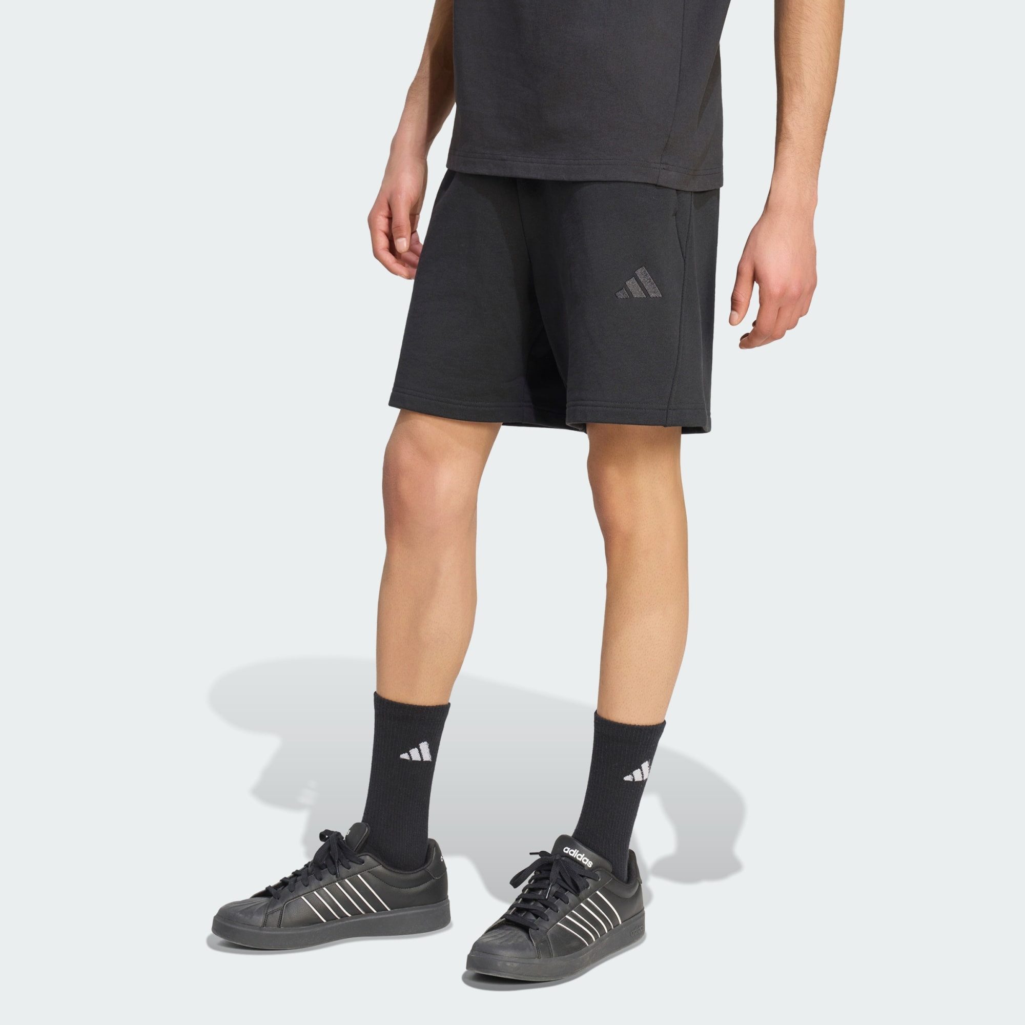 adidas Sportswear Shorts ADIDAS KIT SHORTS, KLEINES LOGO (1-tlg)