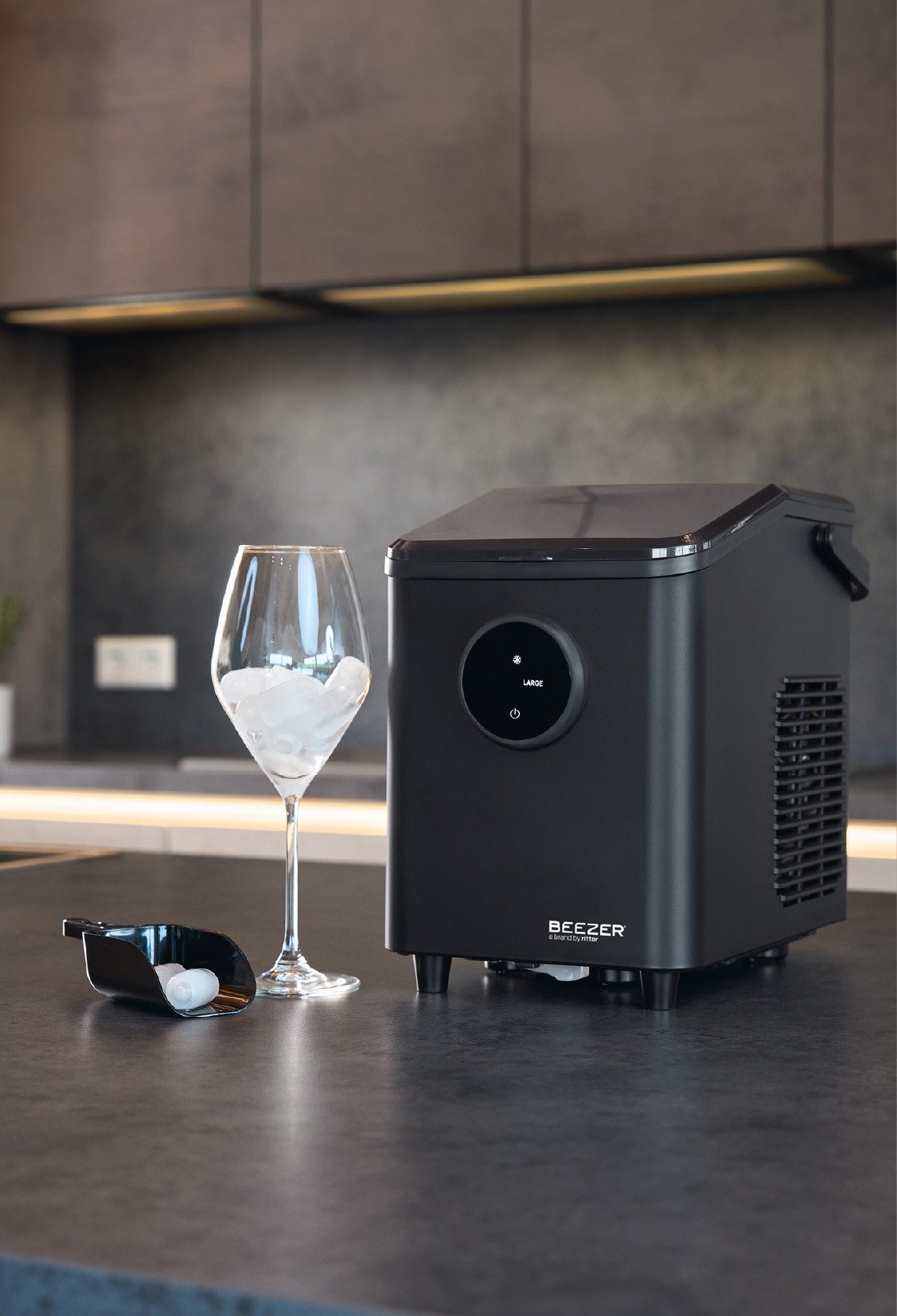 ritter Elektrischer Eiswürfelbereiter IceCube mini, kompakt & tragbar, leise & effizient, Schnelle Eiswürfel für zuhause, Eiswürfel in 8 Minuten