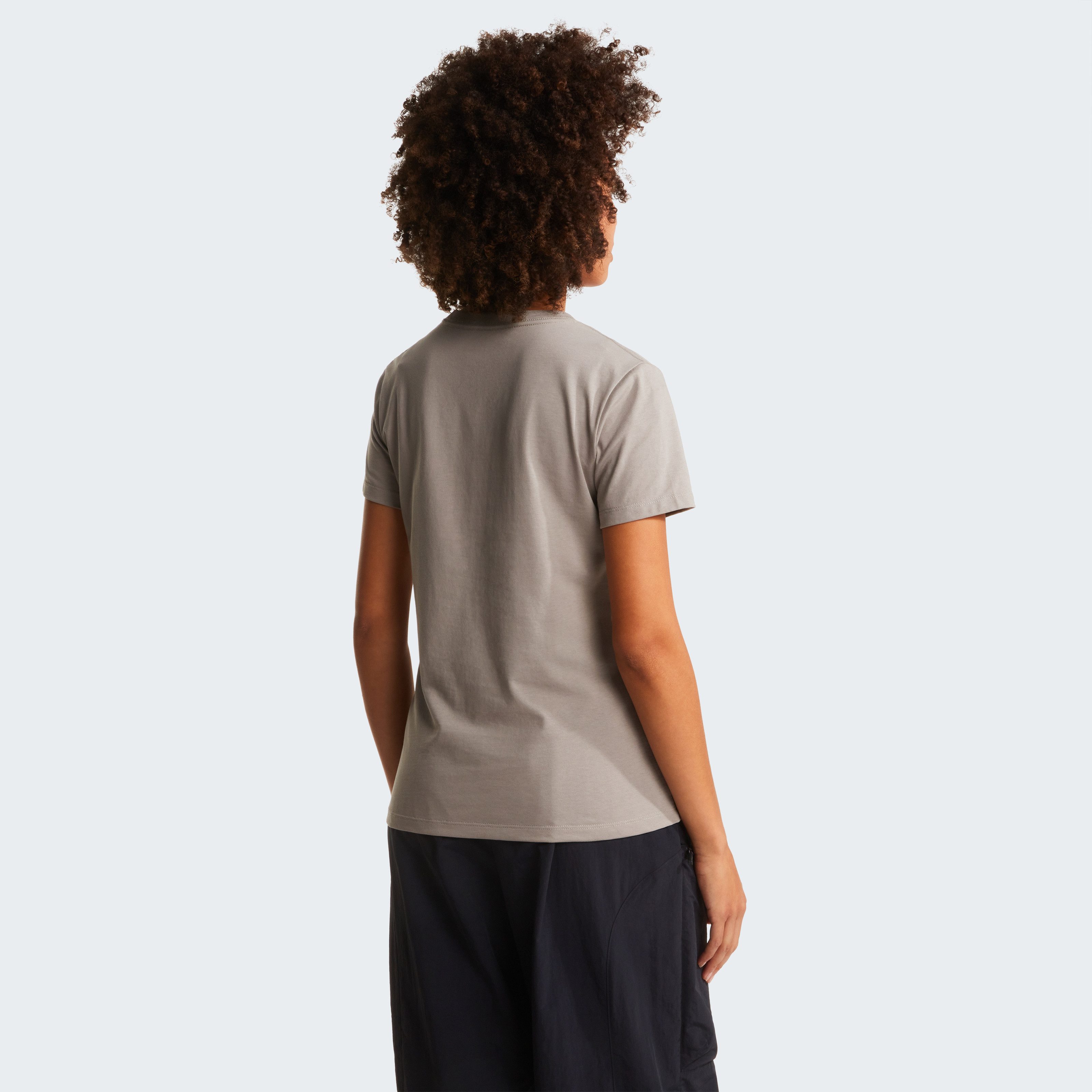The North Face T-Shirt W EVOLUTION SIMPLE DOME SLM SHORT SLEEVE schmaler Schnitt, Kurzarm, für Wandern und Outdoor-Aktivitäten