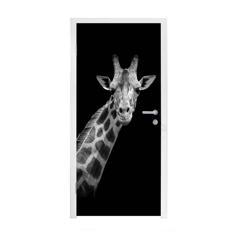 MuchoWow Türtapete »Giraffe - Wildtiere - Schwarz - Weiß - Porträt«, bedruckt, (1 St), Selbstklebende Türfolie Türposter Türaufkleber Klebefolie Türklebefolie