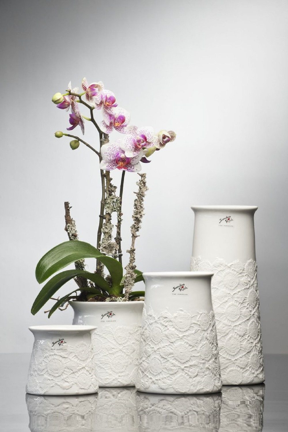 Sandra Rich Übertopf SANDRA RICH, Porzellan-VASE, ÜBERTOPF "SPITZE" rund ca 13cm WEISS.