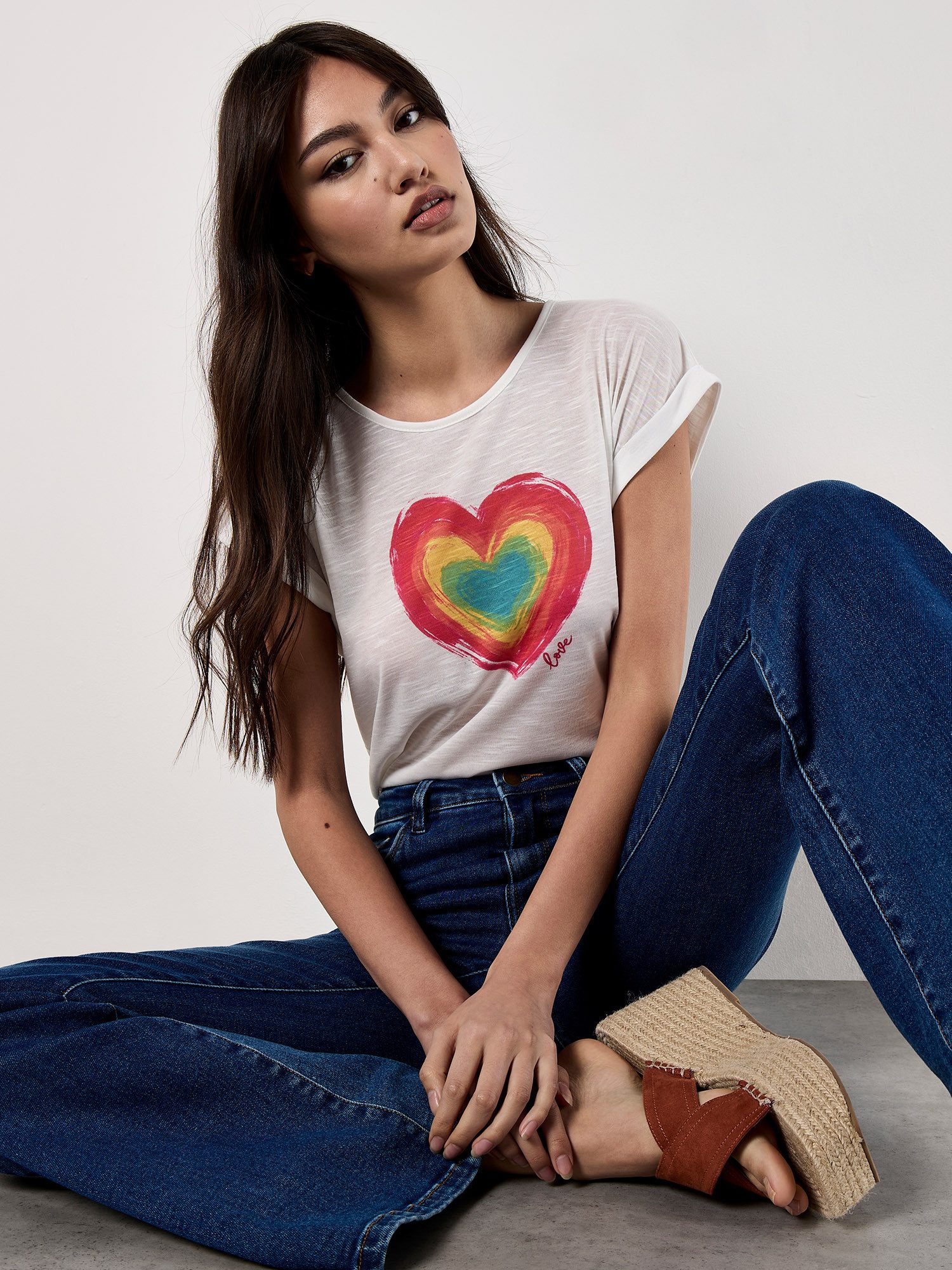 Apricot T-Shirt Painterly Heart Slub T-Shirt mit Herzdruck