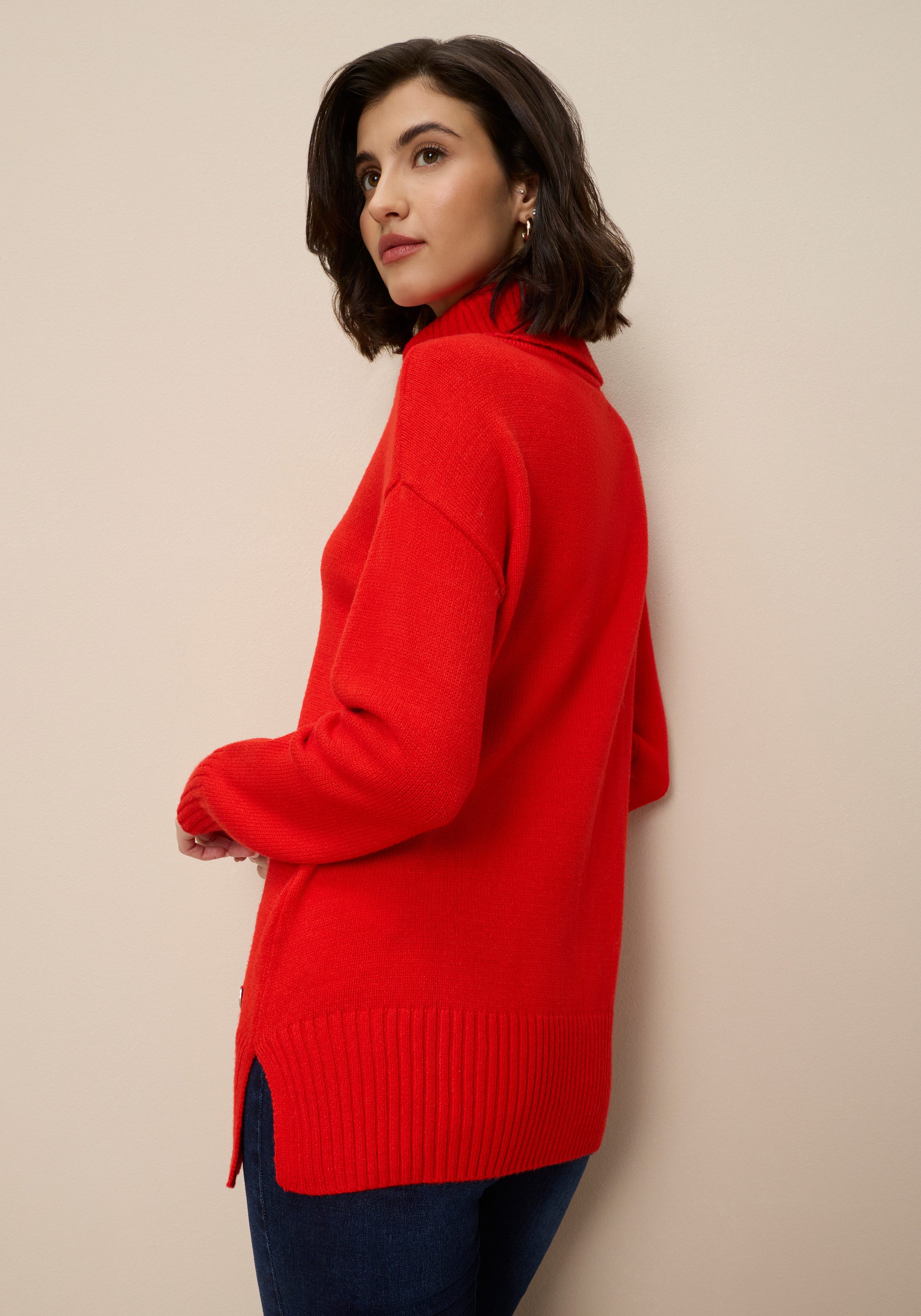 Tamaris Rollkragenpullover in lässiger Form mit seitlichen Schlitzen