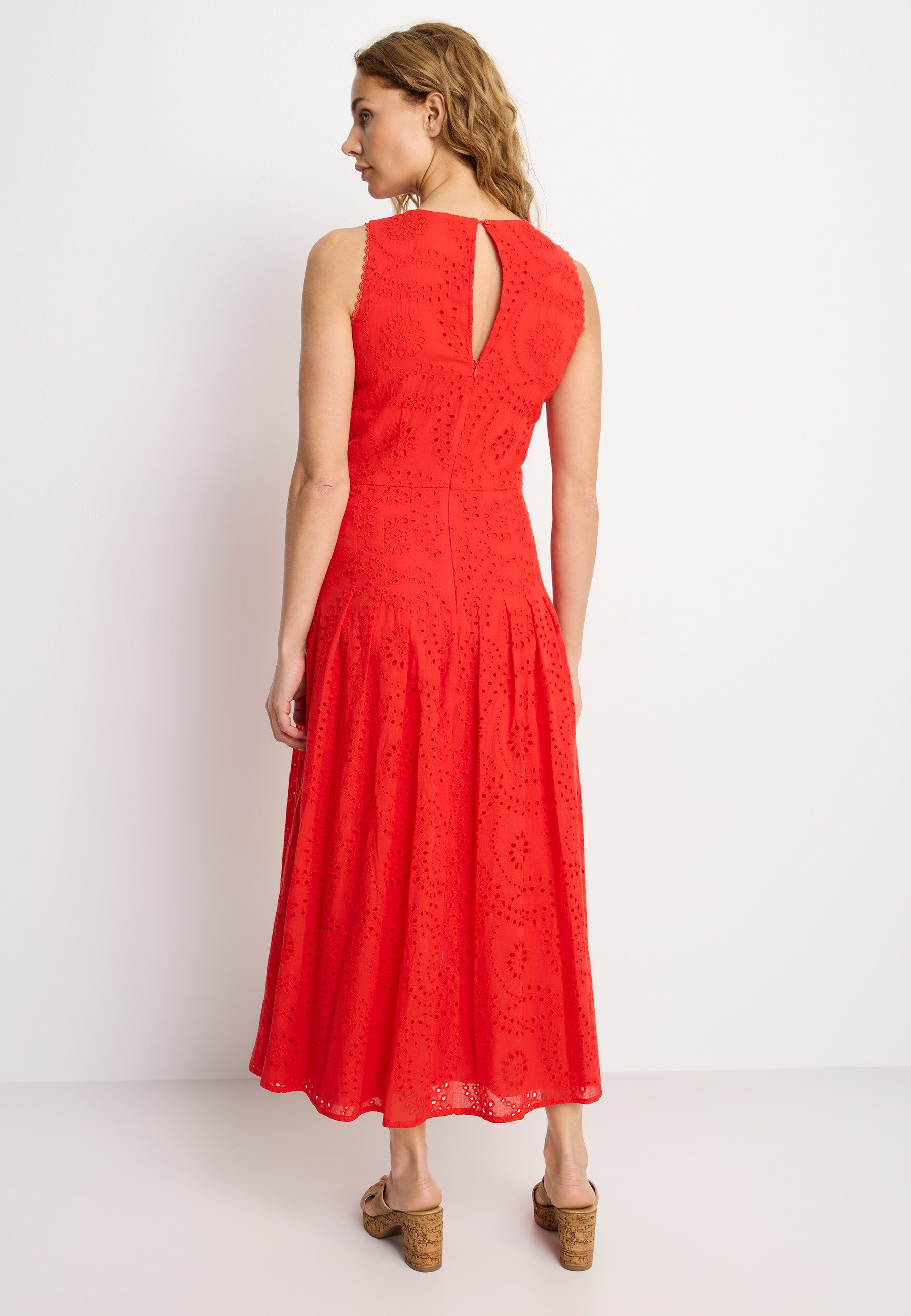 Buffalo Spitzenkleid in Maxilänge, Eyelet, modische Lochstickerei, elegantes Sommerkleid