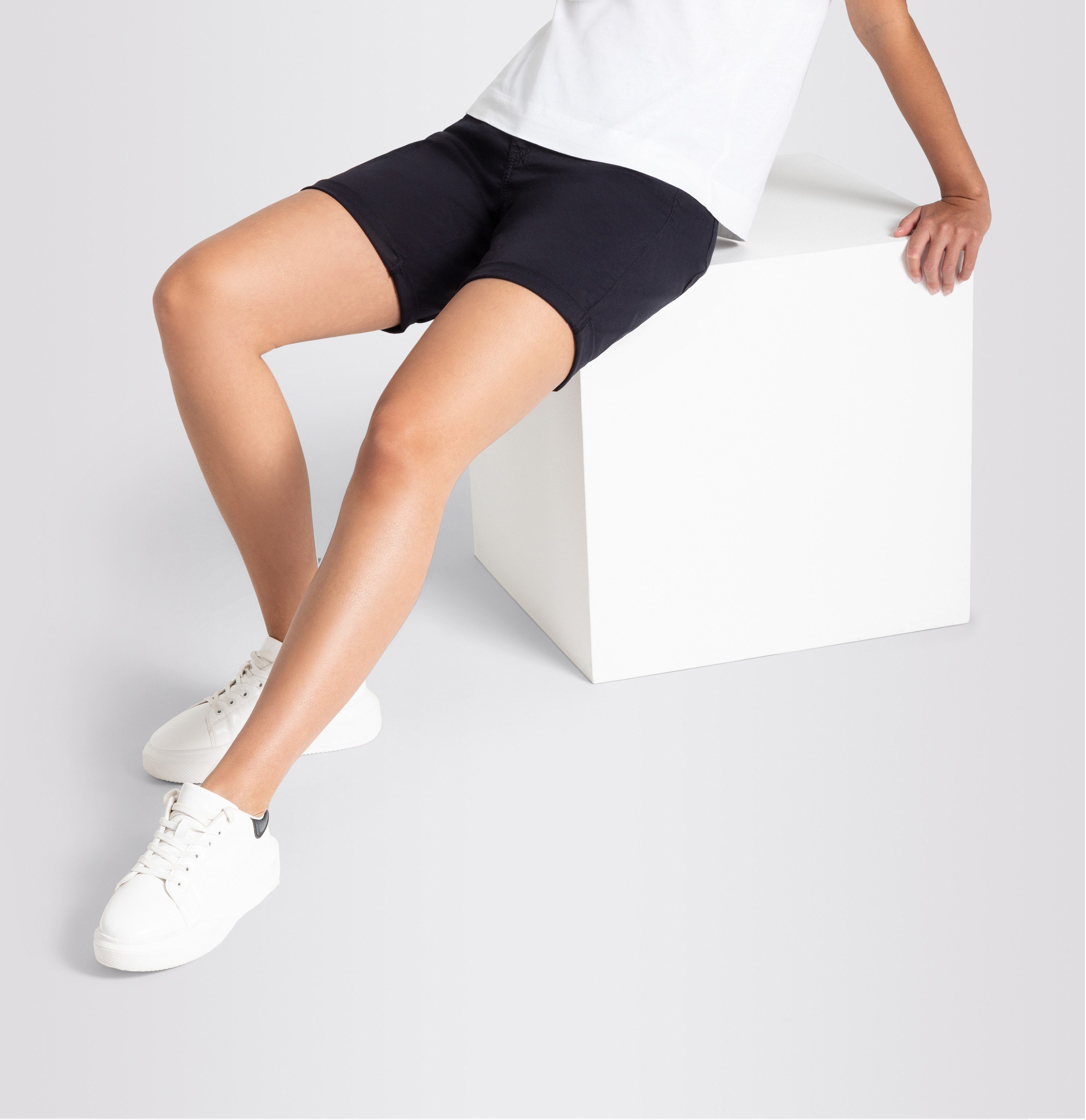 MAC Stretch-Jeans MAC SHORTY dark blue PPT 2387-00-0415 198R - SUMMER – Bild 4 von 5