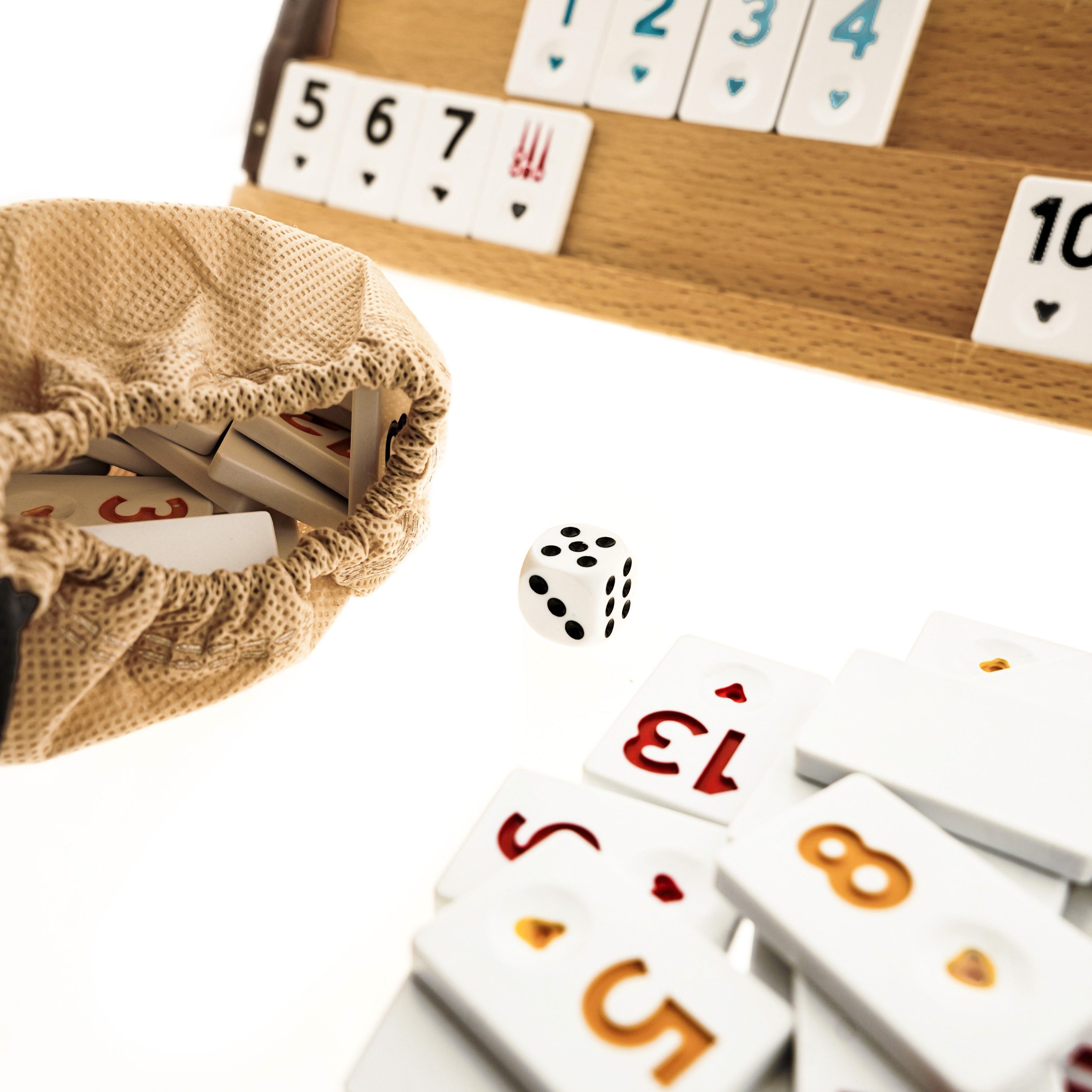 Almina Spiel Rummikub Brettspiel aus Holz – Okey 101, Rummy perfekt für 2-4 Spieler