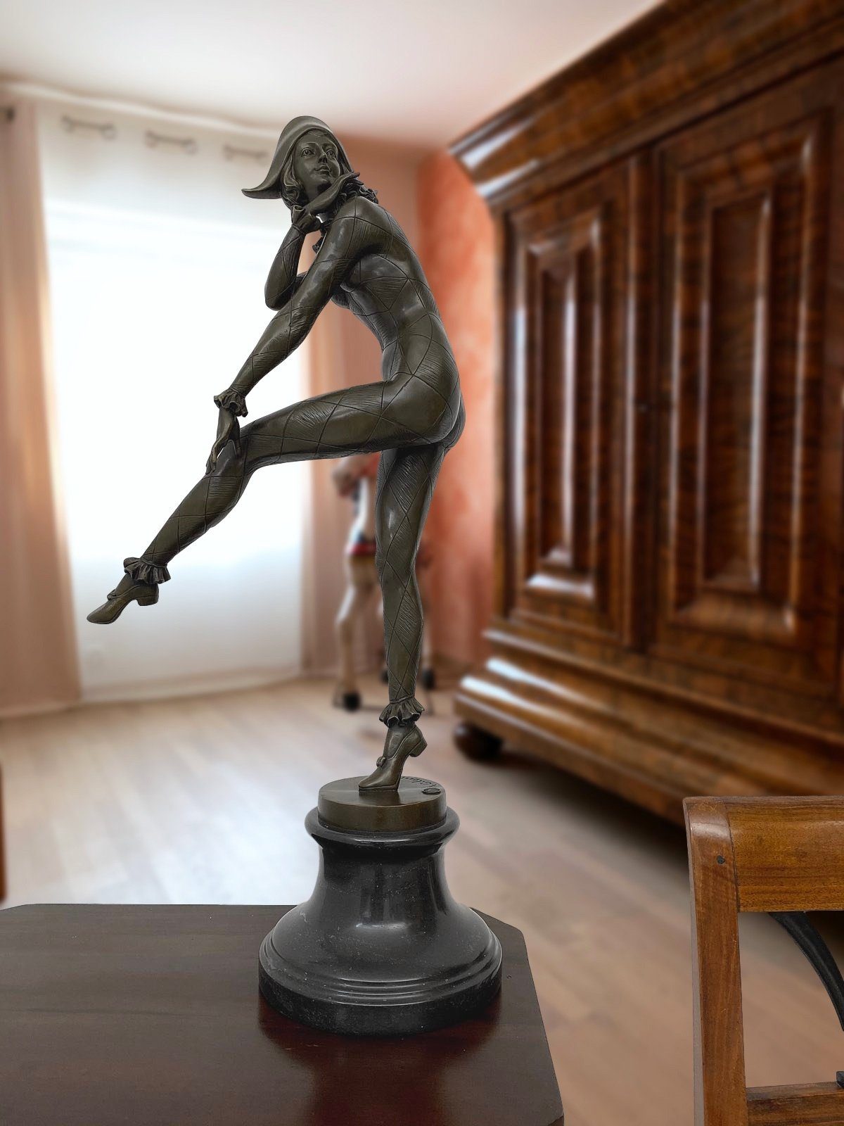 Figur Frau Harlekin Alfred Aubaho Gilbert Bronze Skulptur Bronzeskulptur 72cm nach Rep
