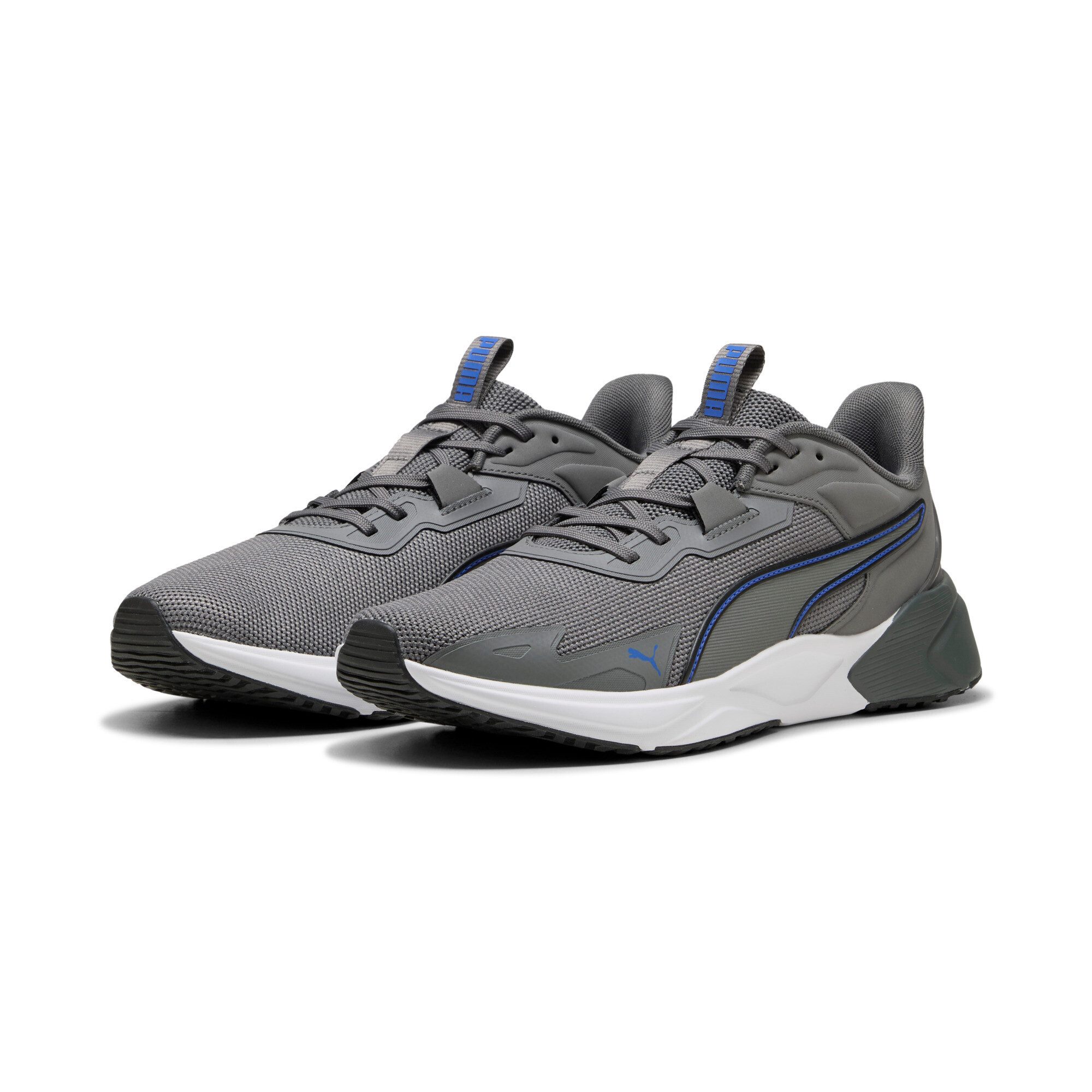 PUMA DISPERSE XT 4 KNIT Trainingsschuh mit atmungsaktivem Strickobermaterial, mit TPU-Fersenklammer