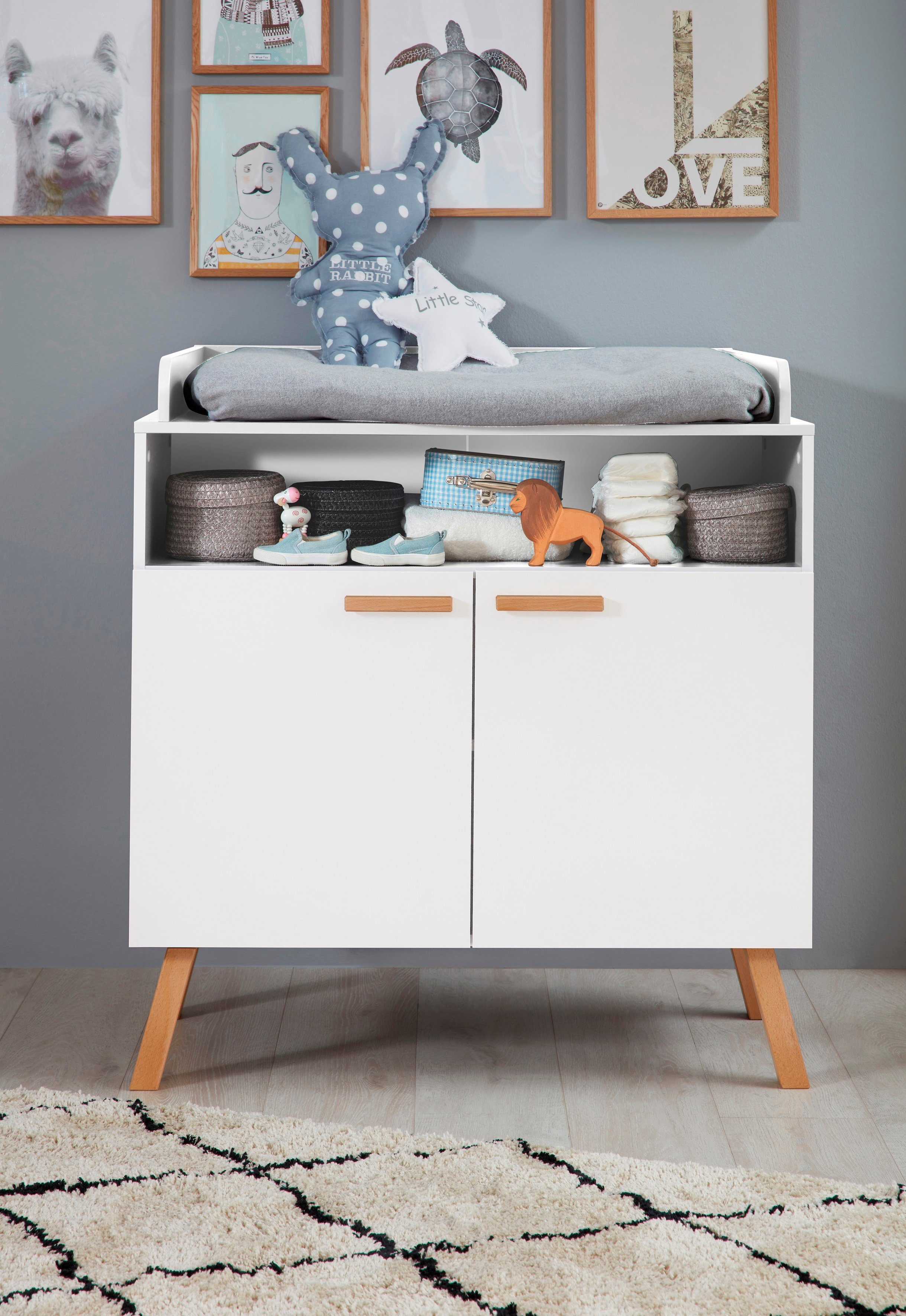 Babymöbel-Set Sägerau Schrank) (Set, 3-St., Melamin/Eiche trendteam Bett, Weiß Wickelkommode, Mats,