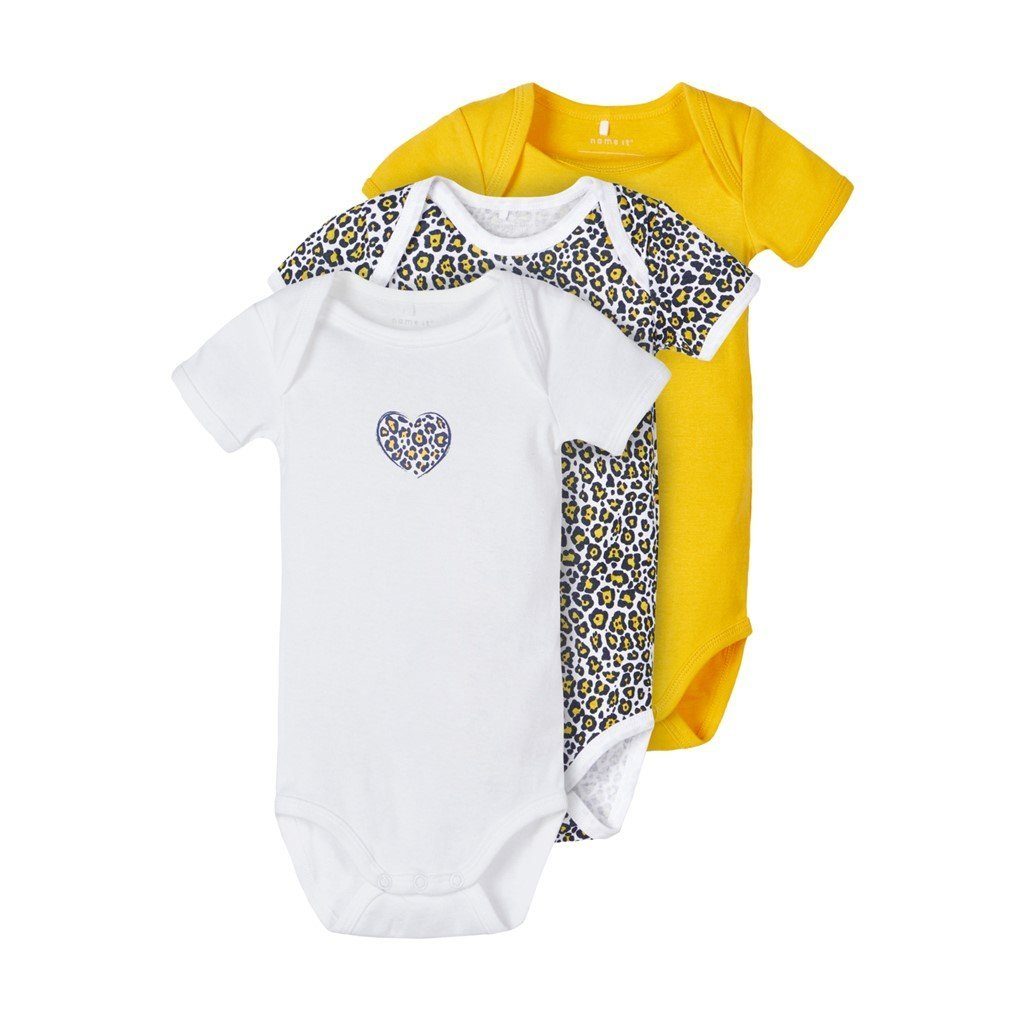 Name It Kurzarmbody Name It Babybodys im 3er-Pack für Mädchen kurzarm (Packung, 3er-Pack) mit niedlichem Frontprint, mit Druckknöpfen im Schritt, ohne kratzige Halsetiketten