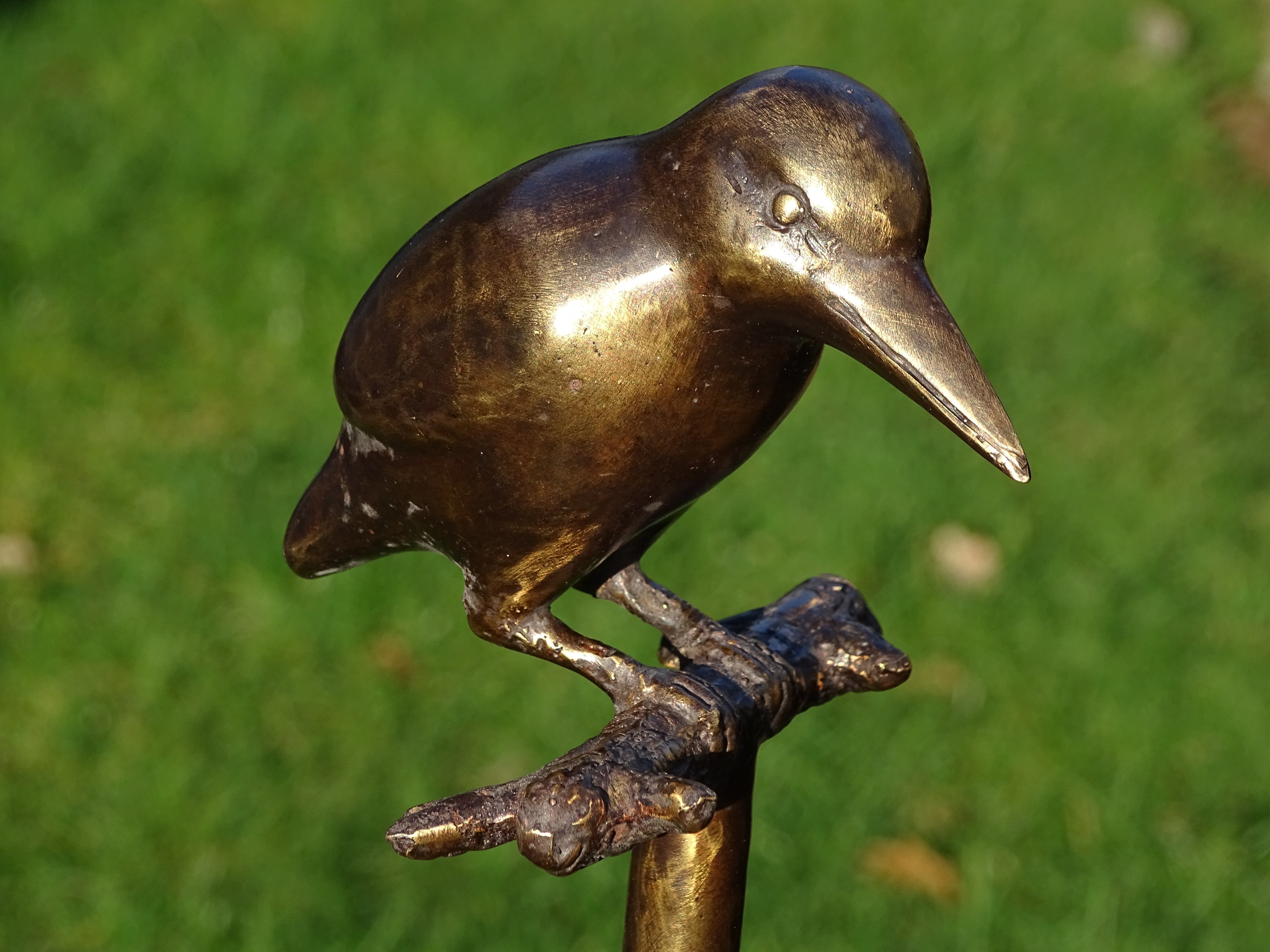 IDYL Dekofigur IDYL Bronze-Skulptur Eisvogel auf Ast