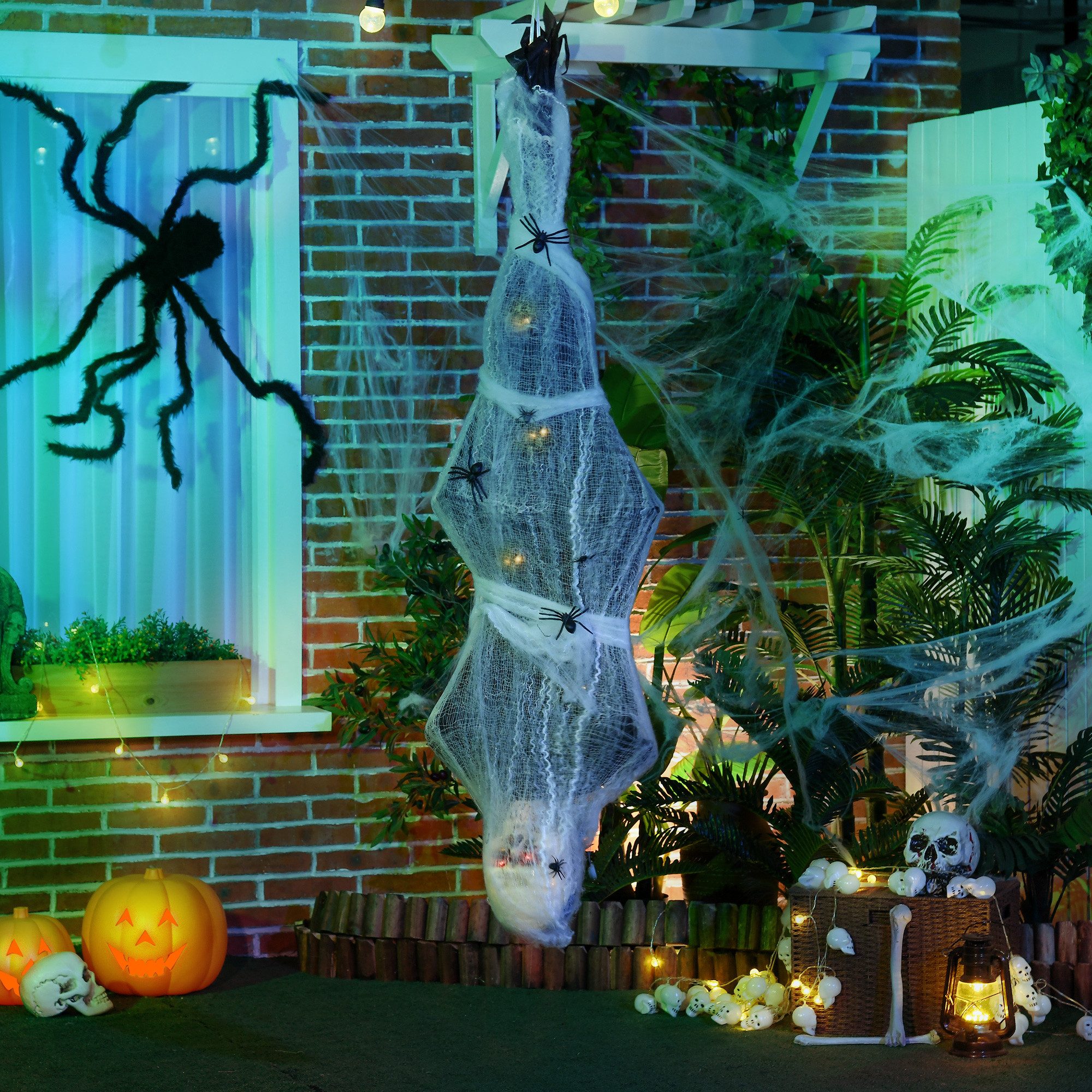 HOMCOM Dekofigur Halloween-Mumie Hängend Skelett mit Augenglühen, Horror-Geräusche (Haustür Deko, 1 St., Halloween Dekoration), mit Spinnennetz in Lebensgröße für Indoor Outdoor