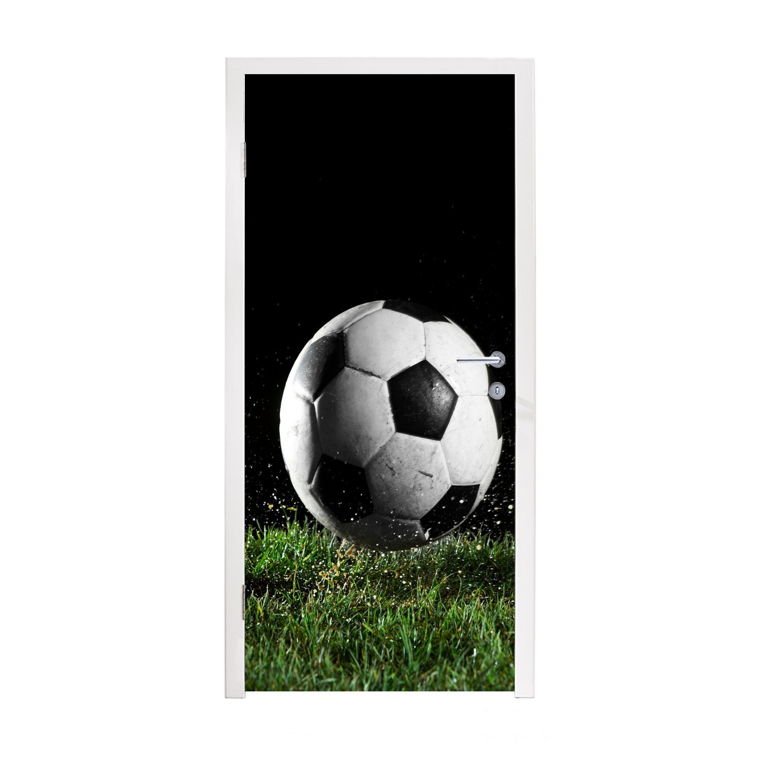 MuchoWow Türtapete Fußball auf der Wiese, Matt, bedruckt, (1 St), Fototapete für Tür, Türaufkleber, 75x205 cm