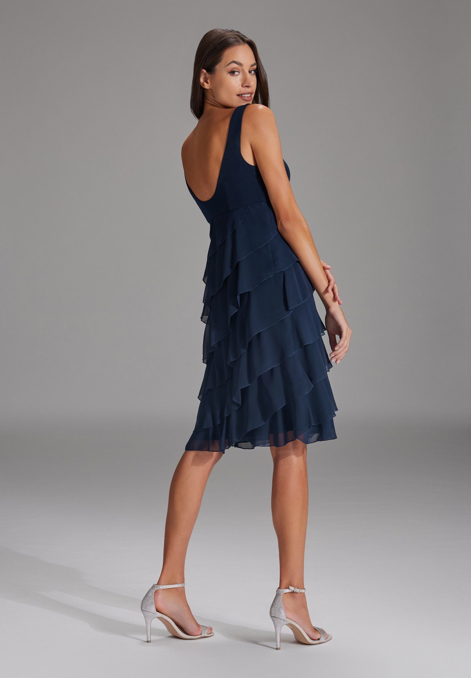 SWING Cocktailkleid Taillierter Schnitt mit ausgestelltem günstig online kaufen