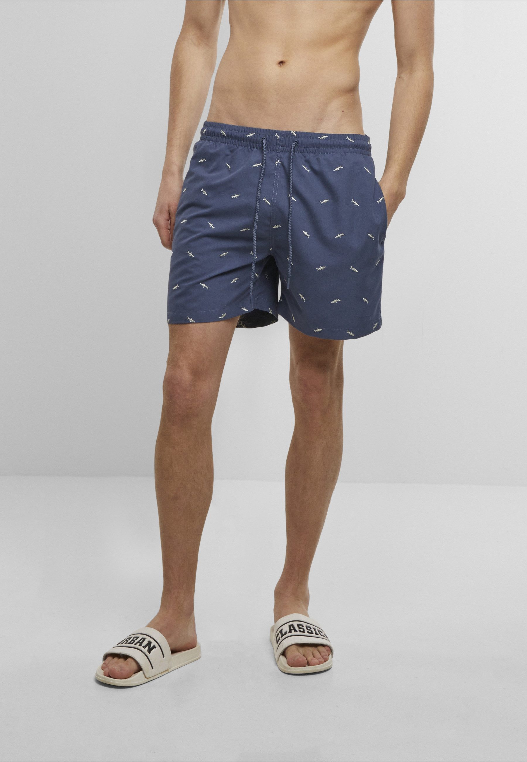 URBAN CLASSICS Badeshorts Urban Classics Herren Embroidery Swim Shorts