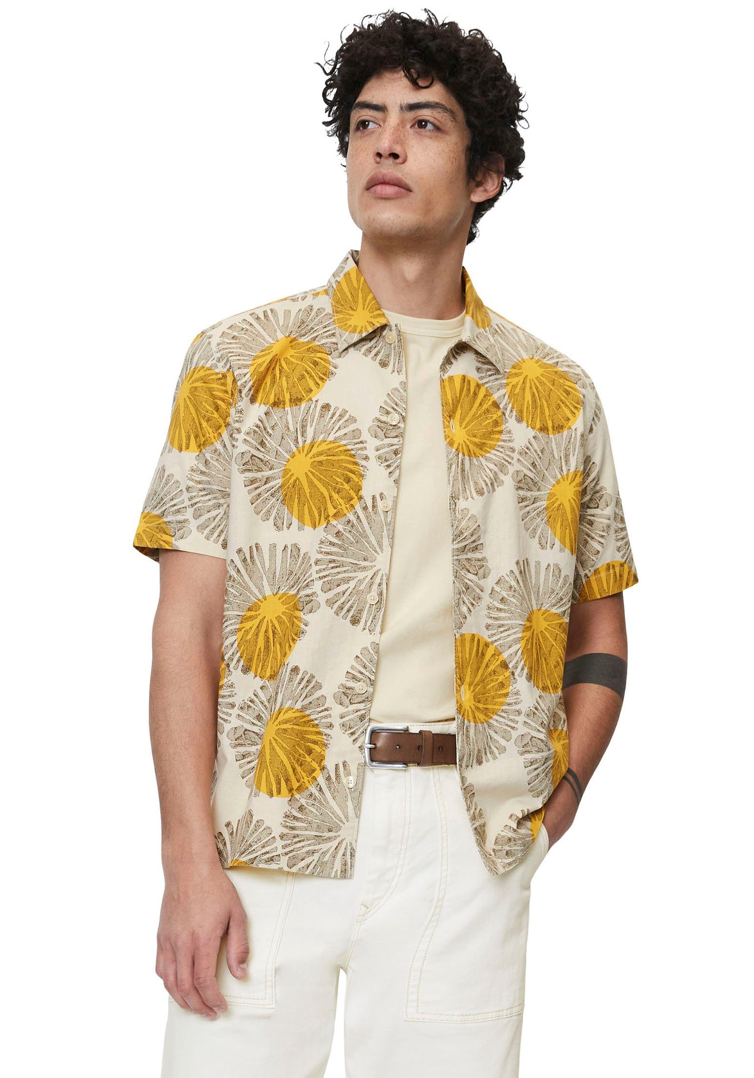 Marc O'Polo Kurzarmhemd mit sand mais Hawaii-Print grafischem