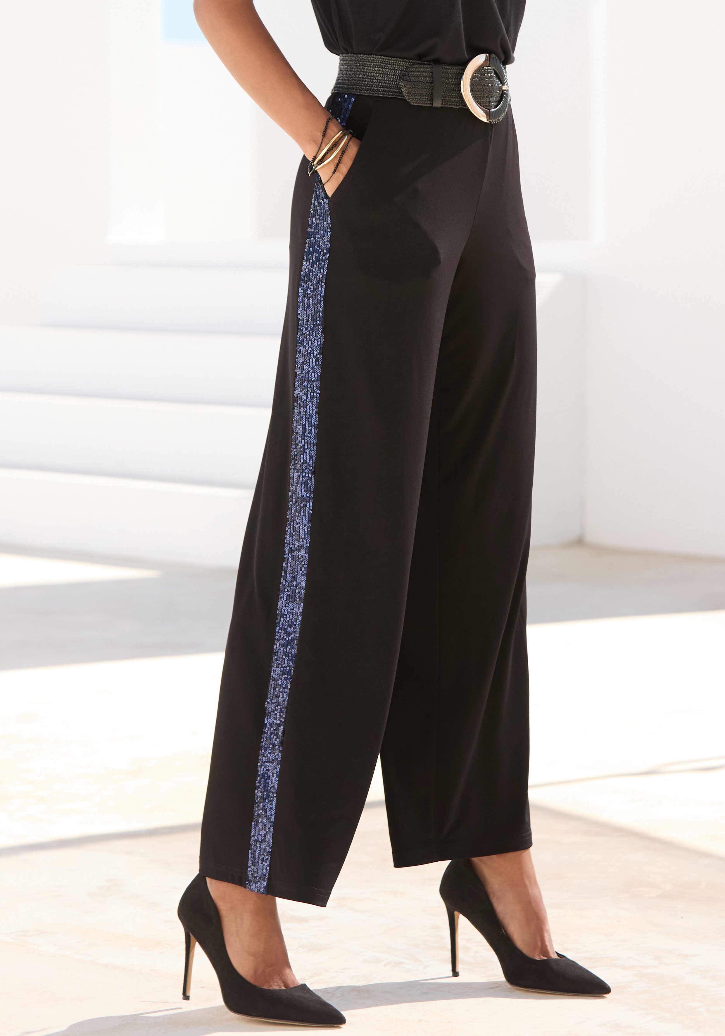 LASCANA Schlupfhose mit lockerem, weitem Bein mit Pailettenstreifen, Partyhose, luftig und festlich