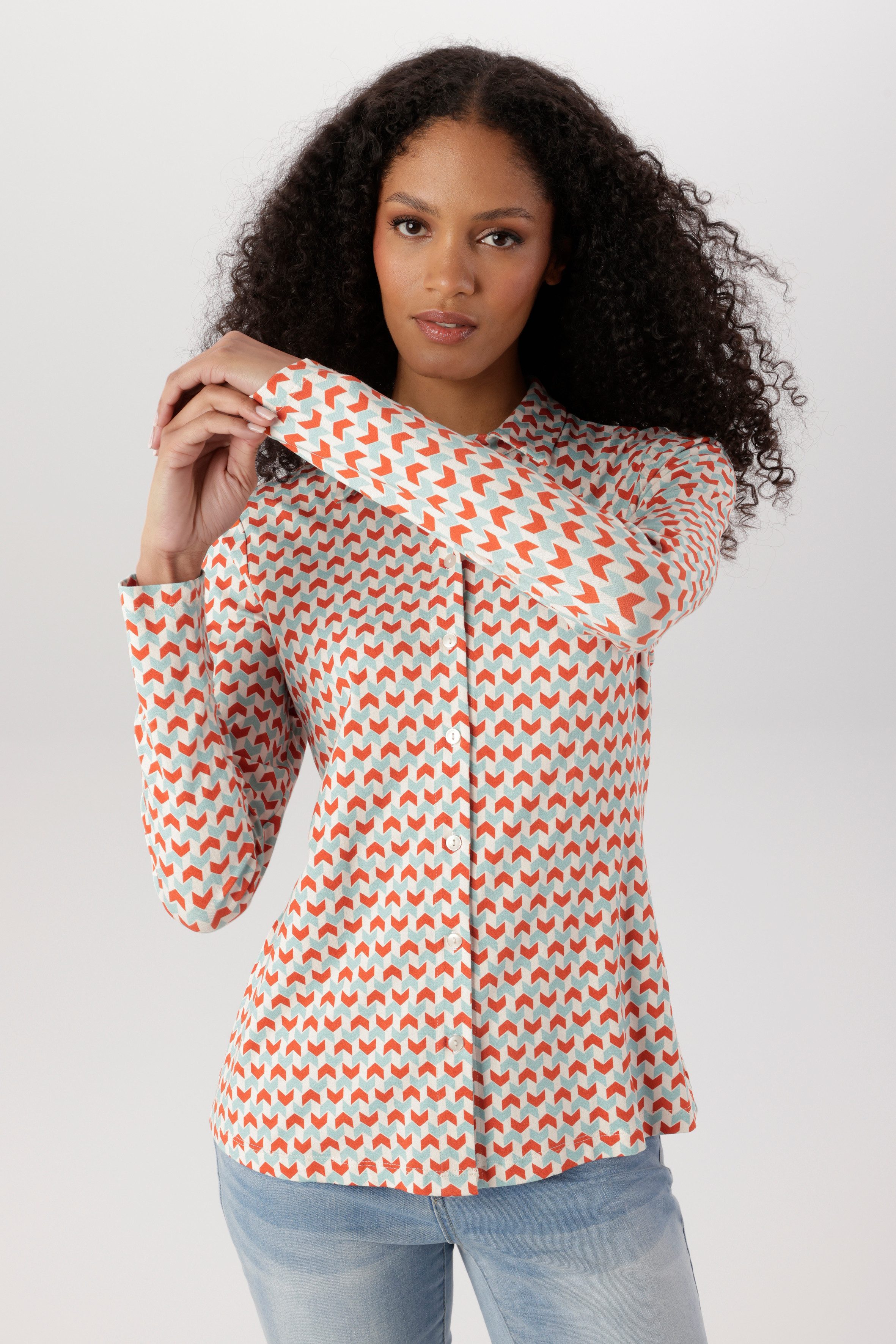 Aniston SELECTED Hemdbluse mit extravaganten, grafischen Retro-Muster - NEUE KOLLEKTION. € 39,99, (€ 39,99 pro 1 Stk).