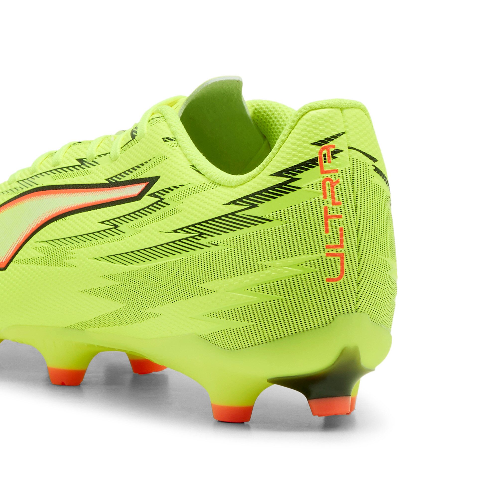 PUMA ULTRA 6 PLAY FG/AG Fußballschuh für Rasen- und Kunstrasenplätze, mit Nockenprofil
